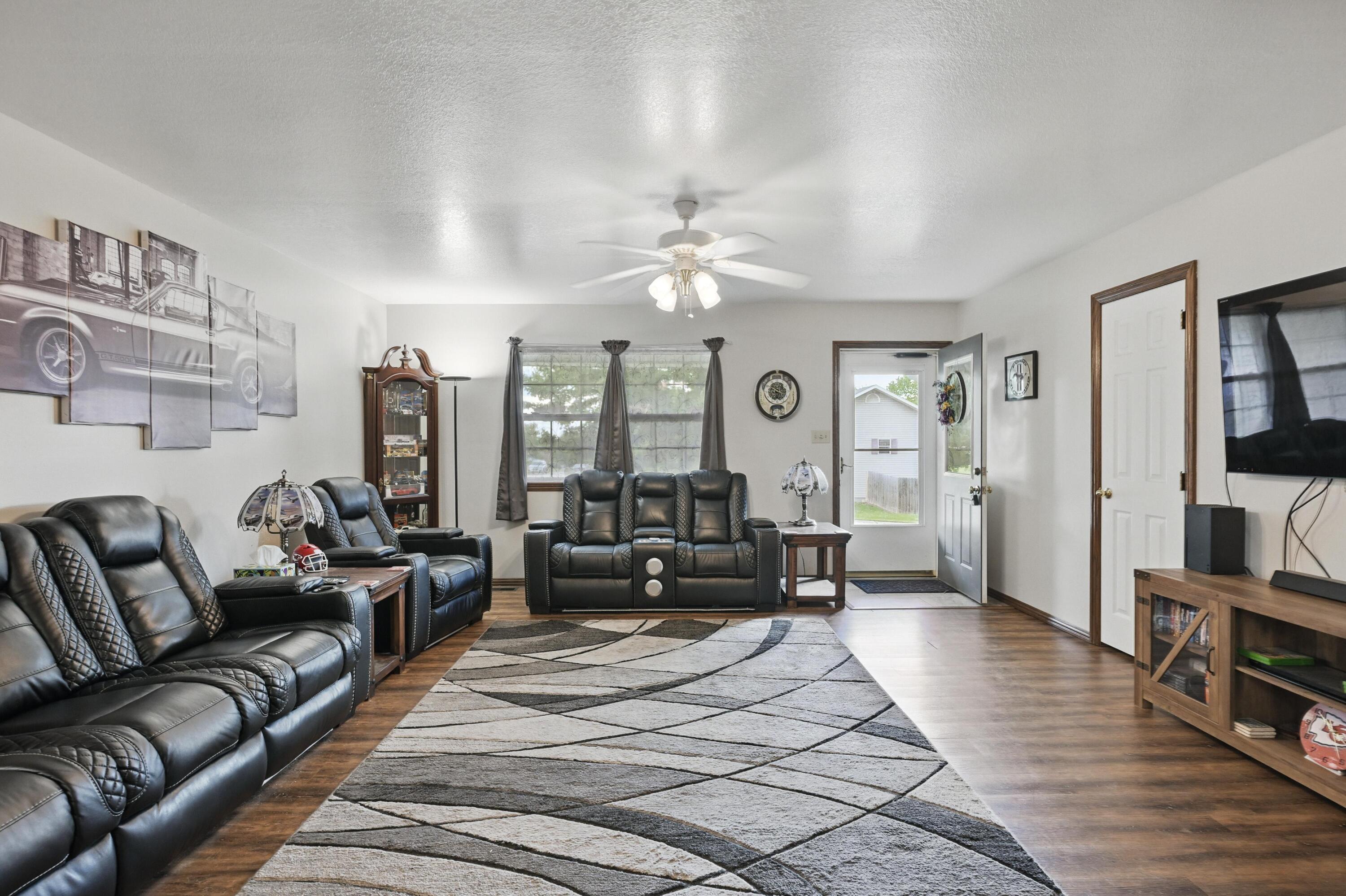 515 Barton Place Property Photo 6
