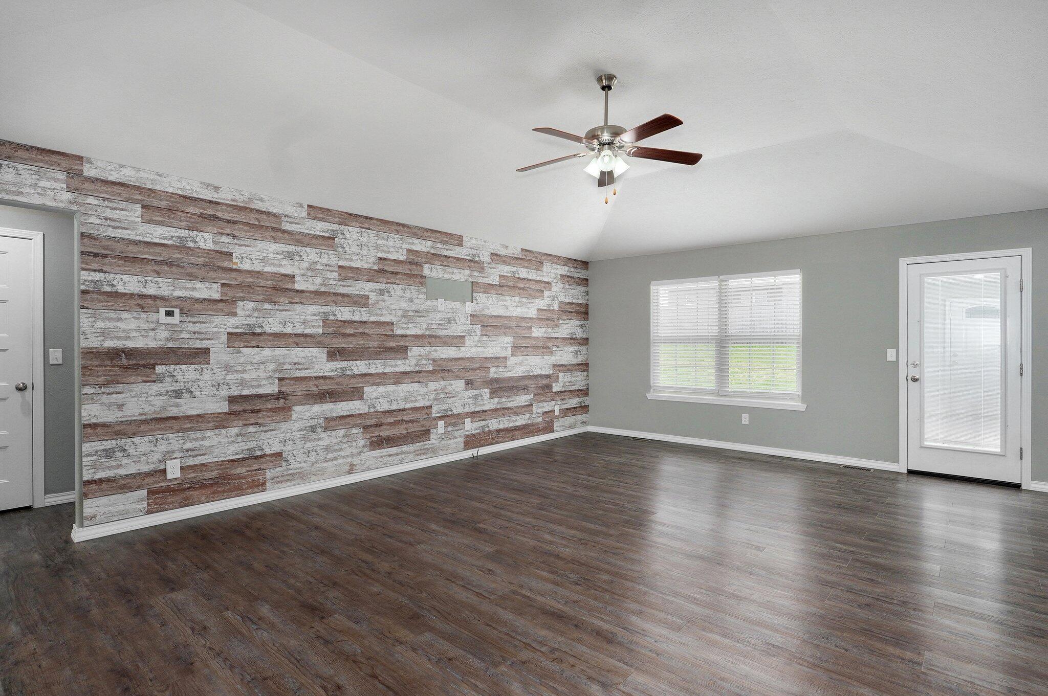 678 East Simpson Street Property Photo 5