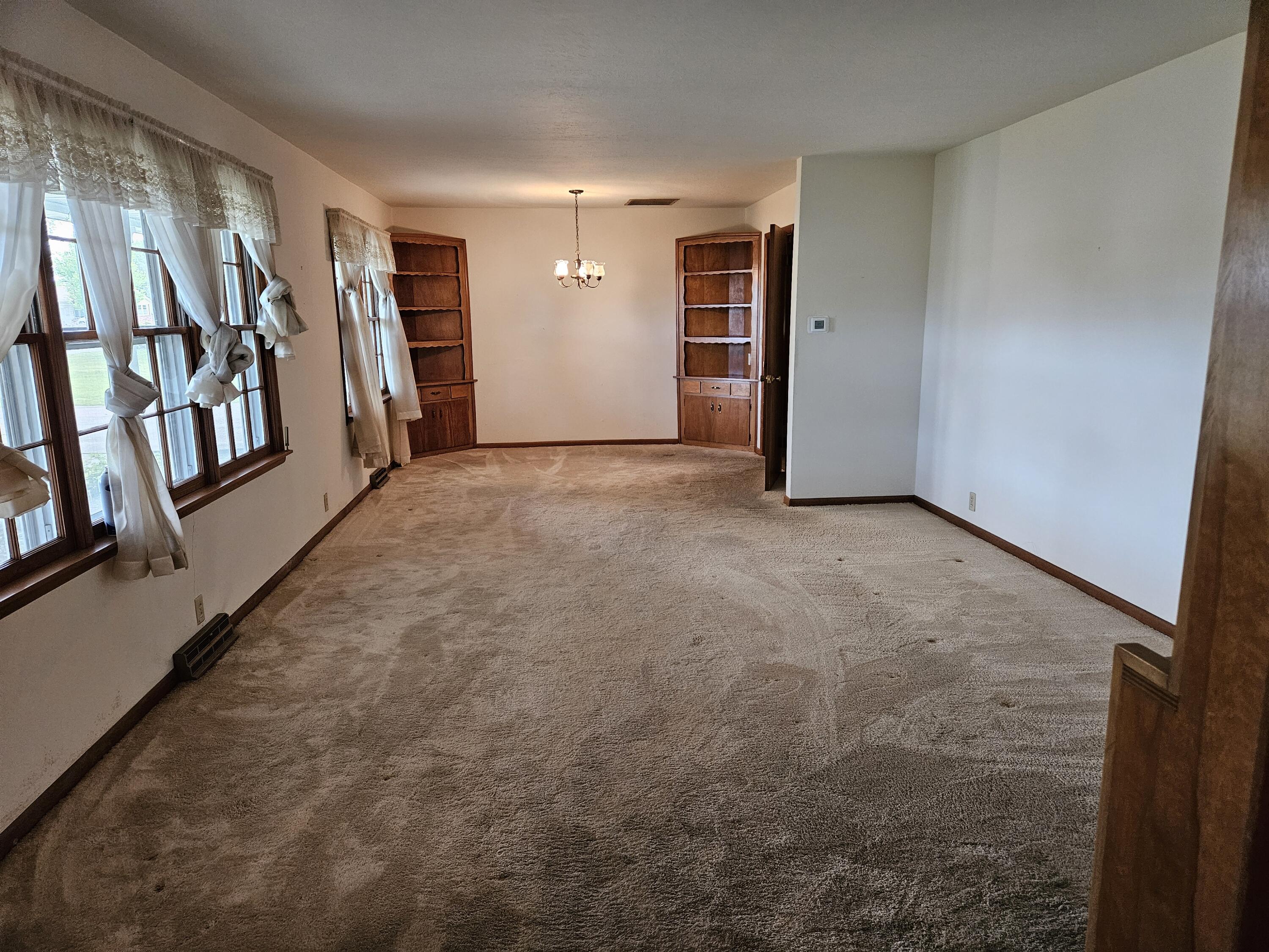 716 East Kirkwood Drive Property Photo 3