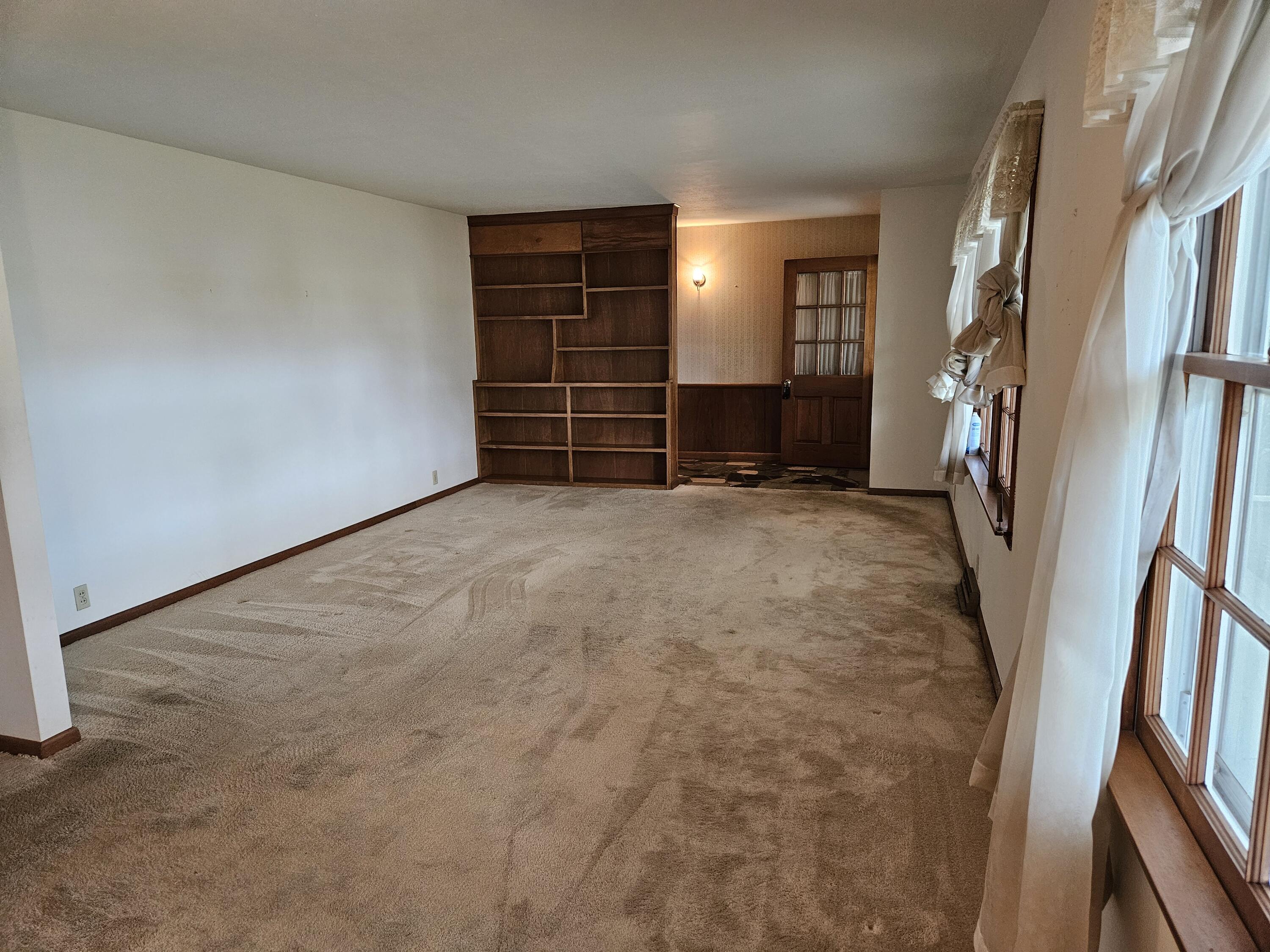 716 East Kirkwood Drive Property Photo 4