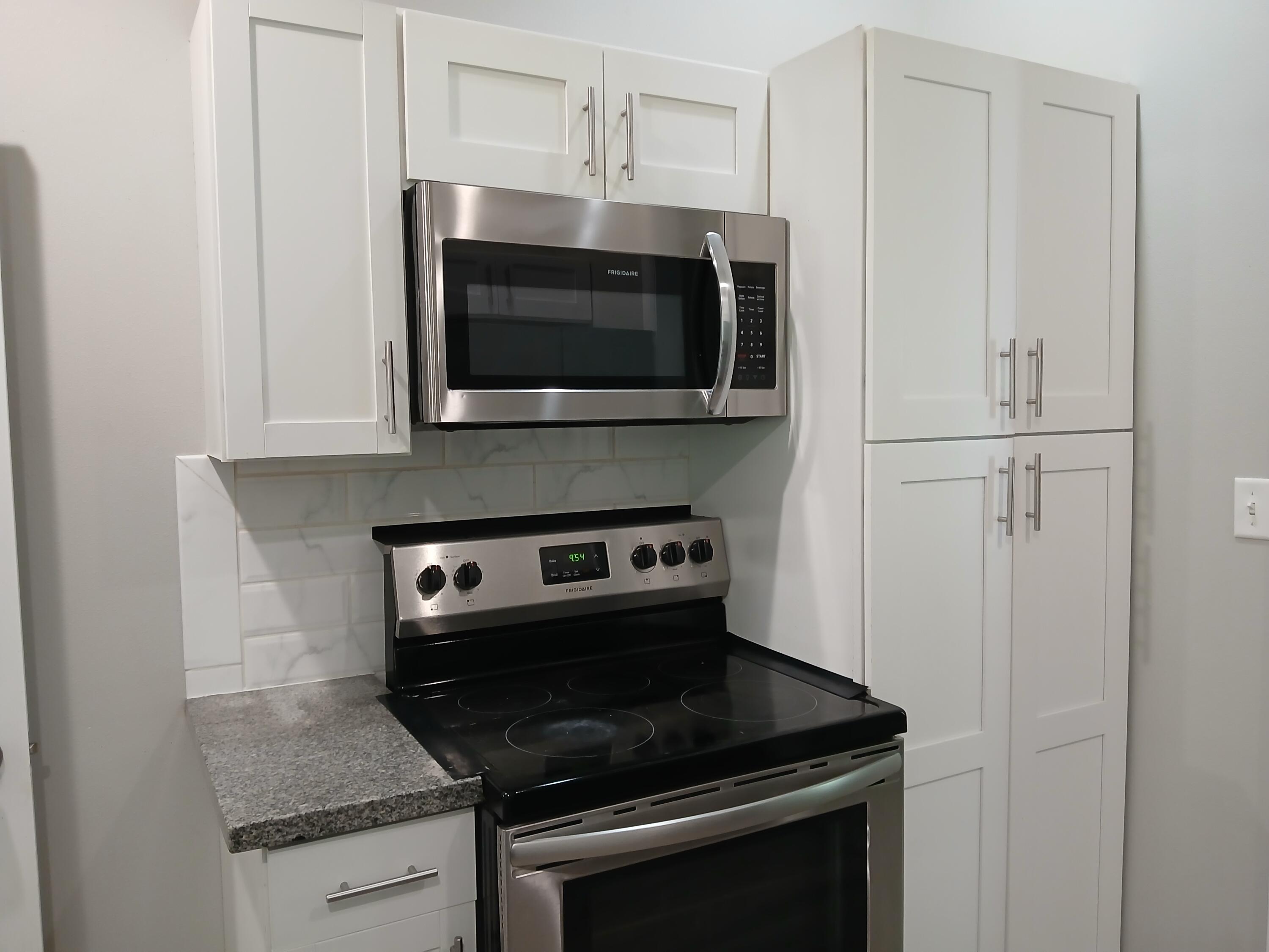 639 West Webster Street Property Photo 7