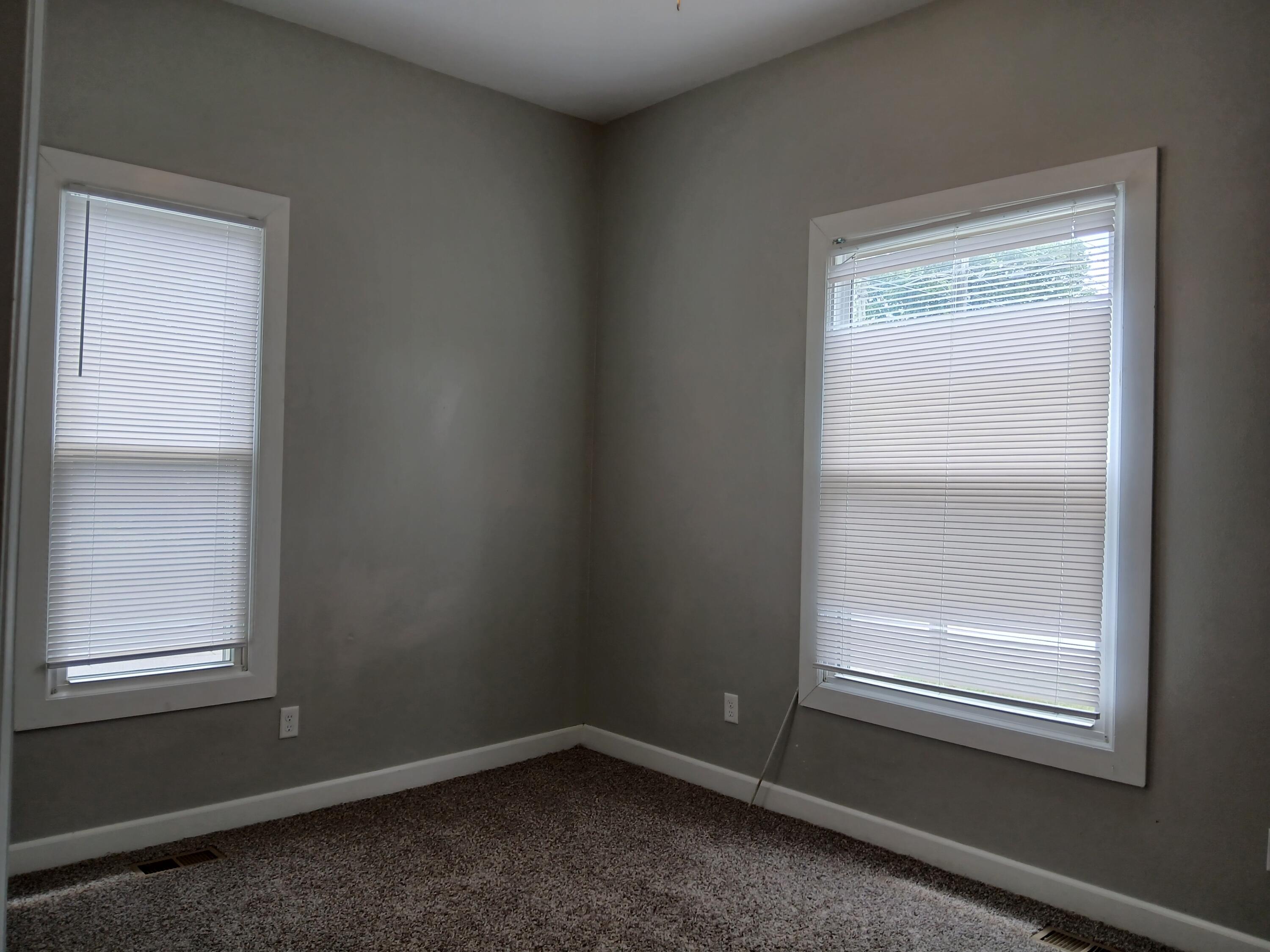 639 West Webster Street Property Photo 9