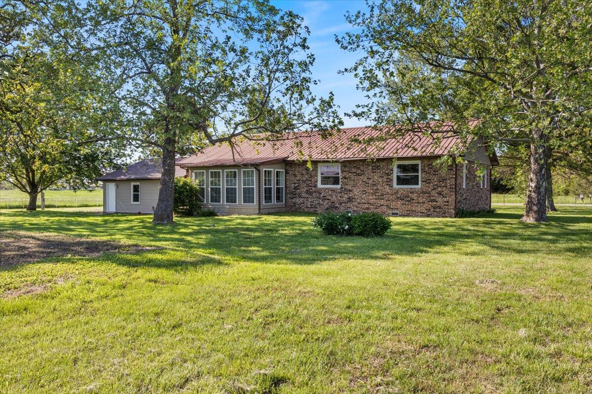21272 Highway Y Property Photo 4