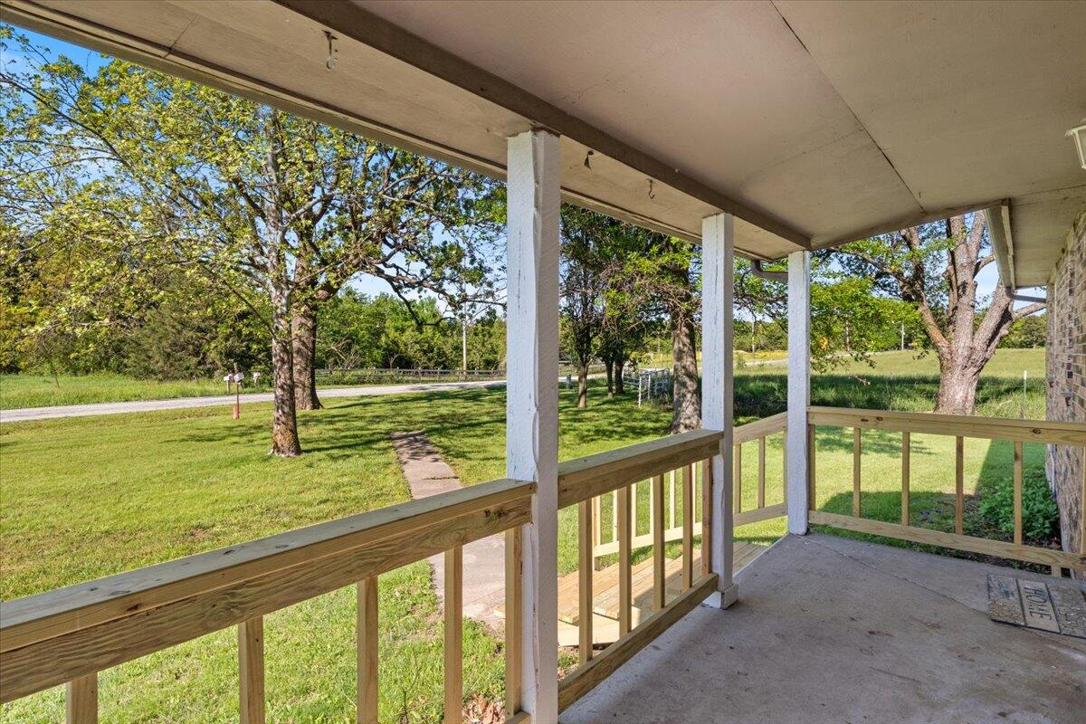 21272 Highway Y Property Photo 6