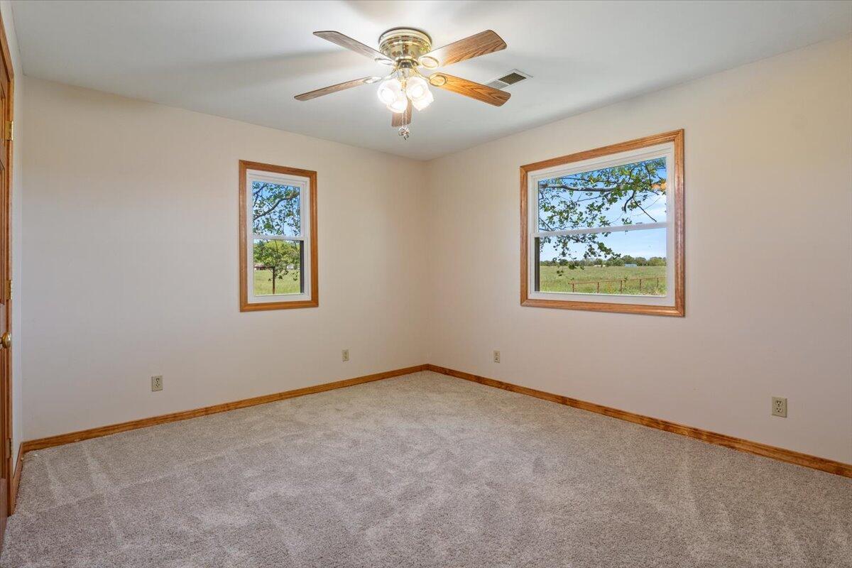 21272 Highway Y Property Photo 9