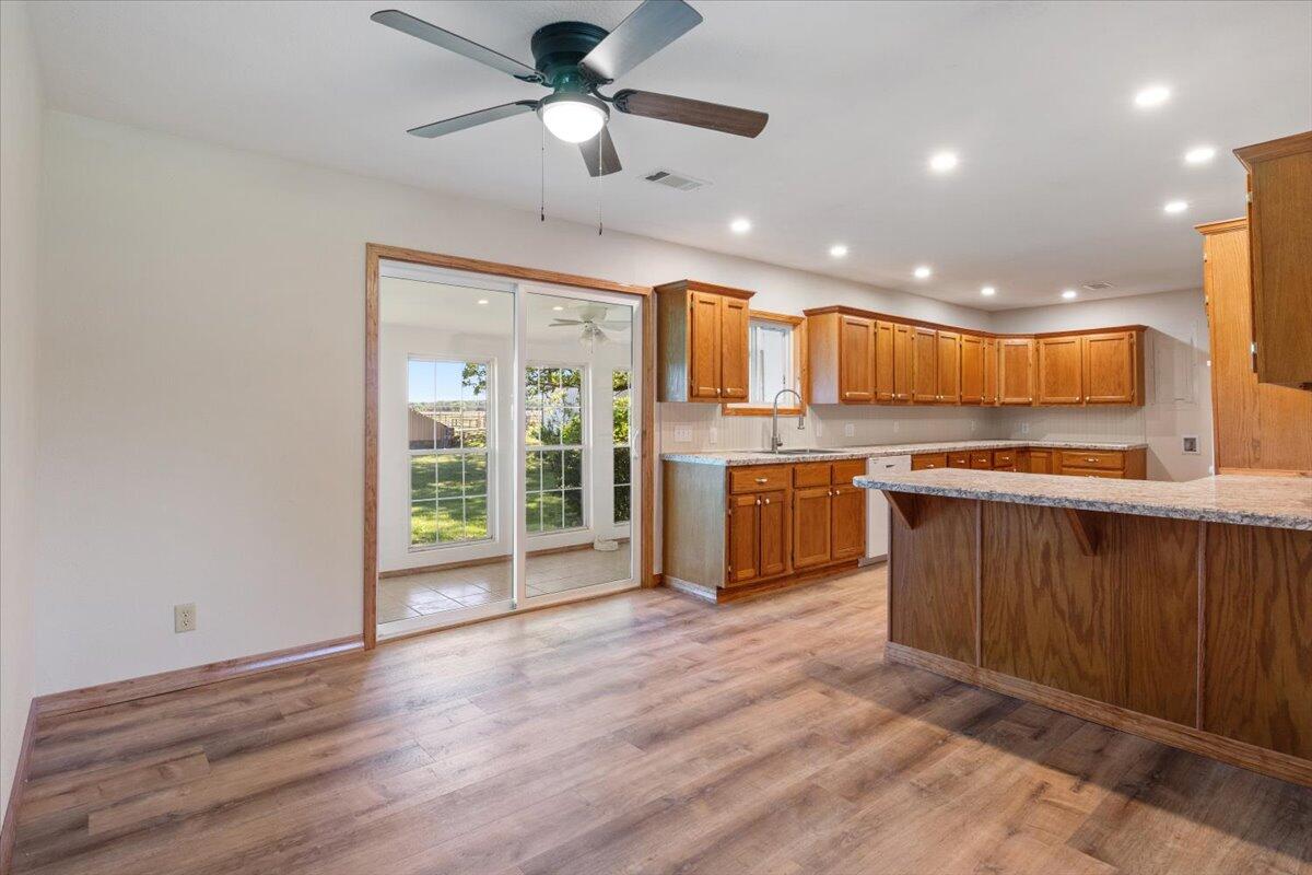 21272 Highway Y Property Photo 17