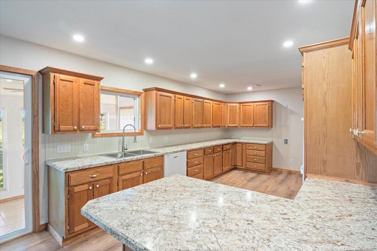 21272 Highway Y Property Photo 19