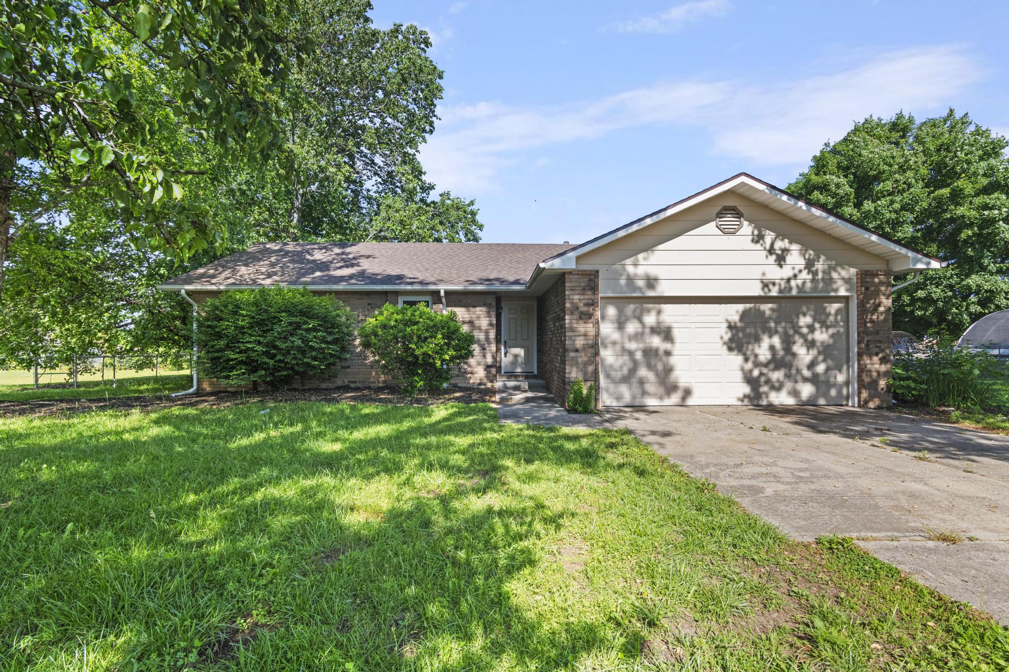 127 Grand Prairie Drive Property Photo 1