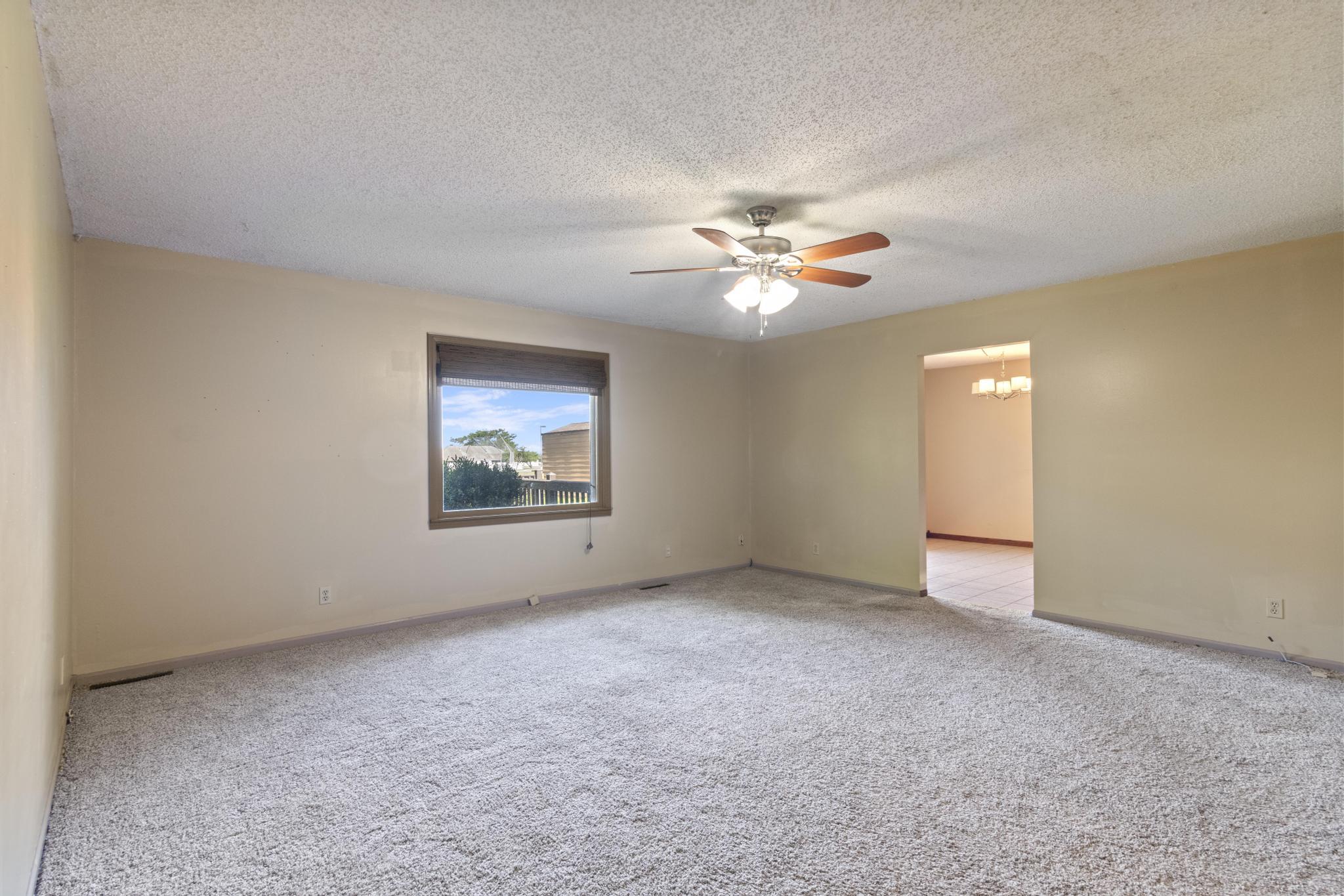 127 Grand Prairie Drive Property Photo 4