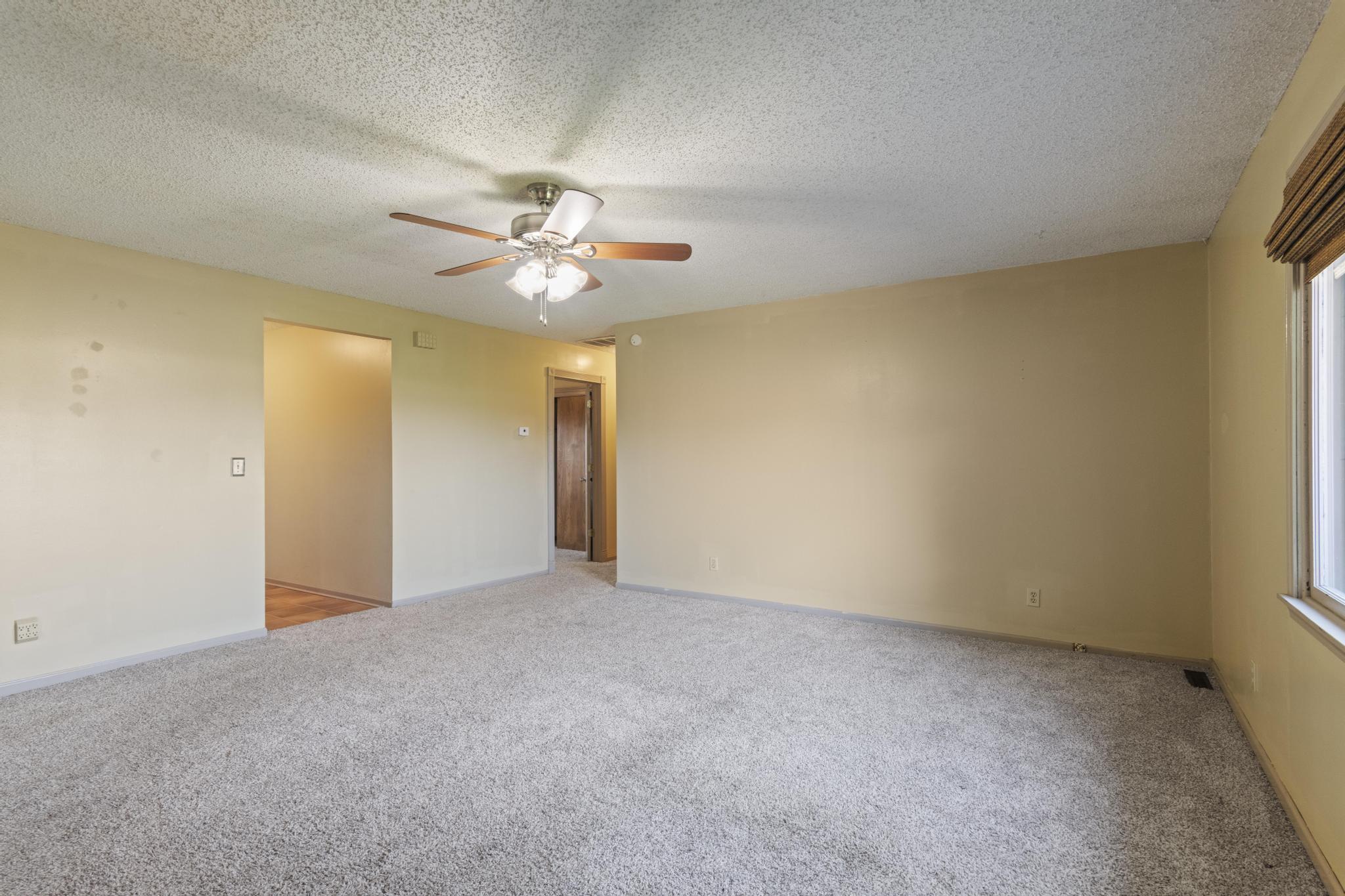 127 Grand Prairie Drive Property Photo 6