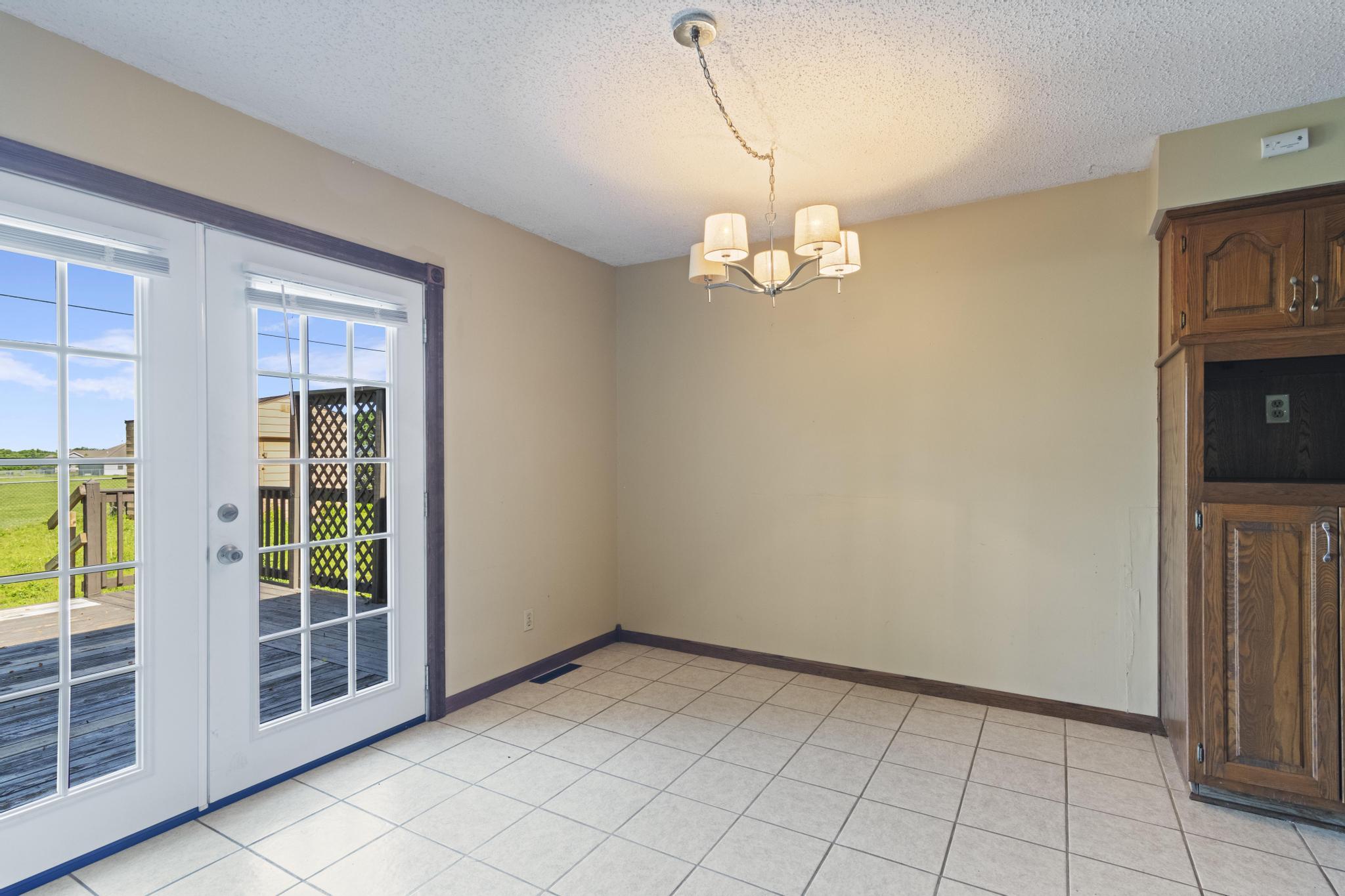 127 Grand Prairie Drive Property Photo 10
