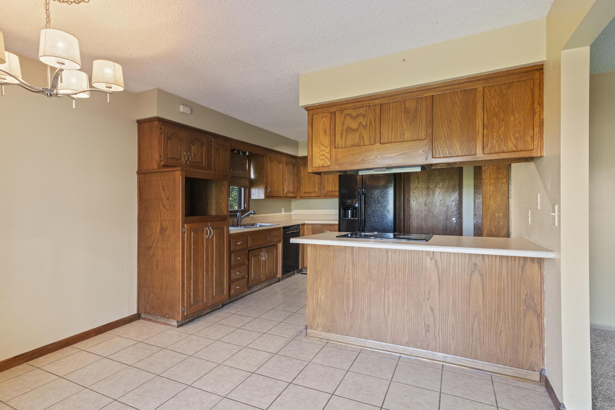 127 Grand Prairie Drive Property Photo 11