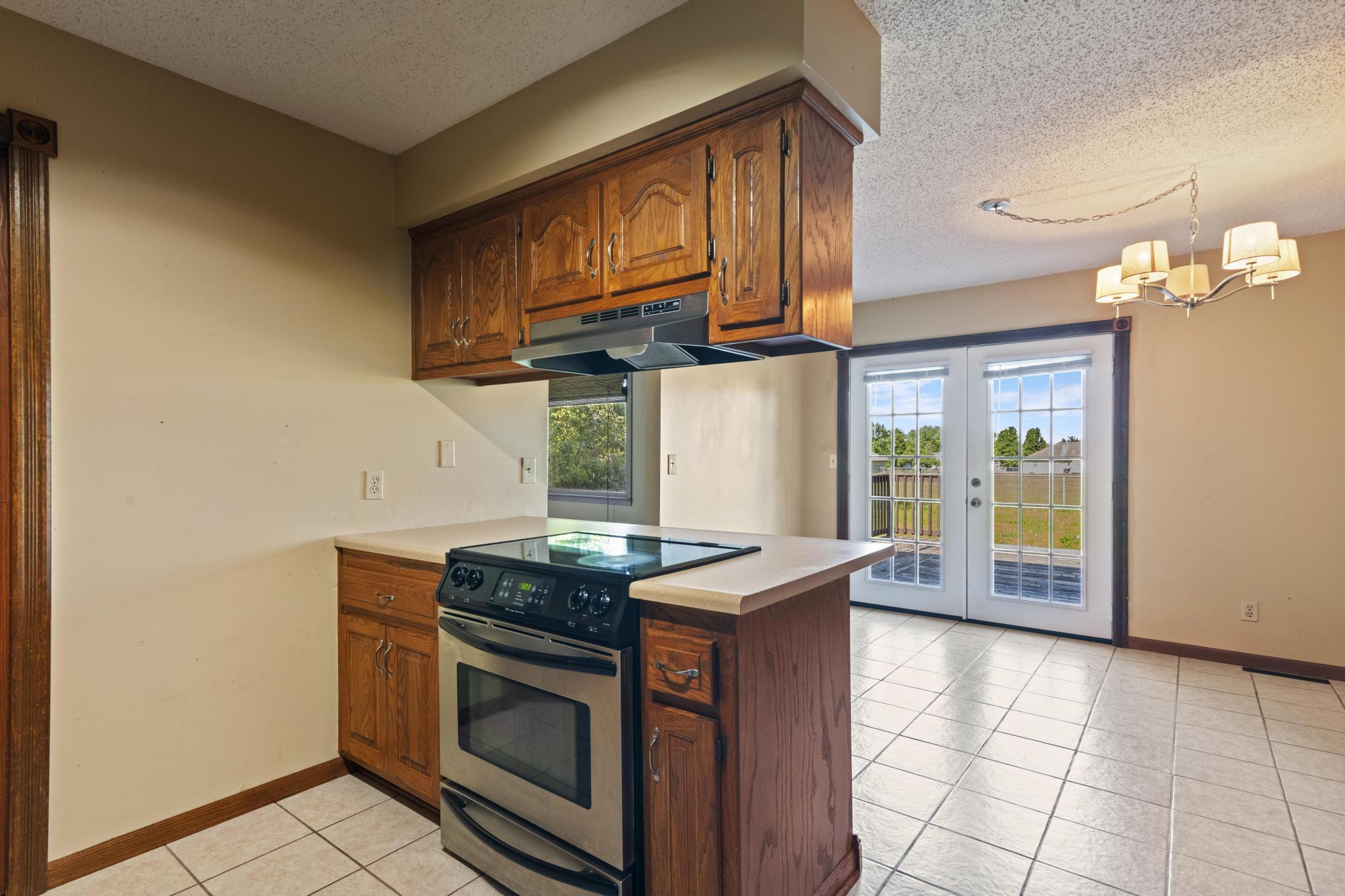 127 Grand Prairie Drive Property Photo 14