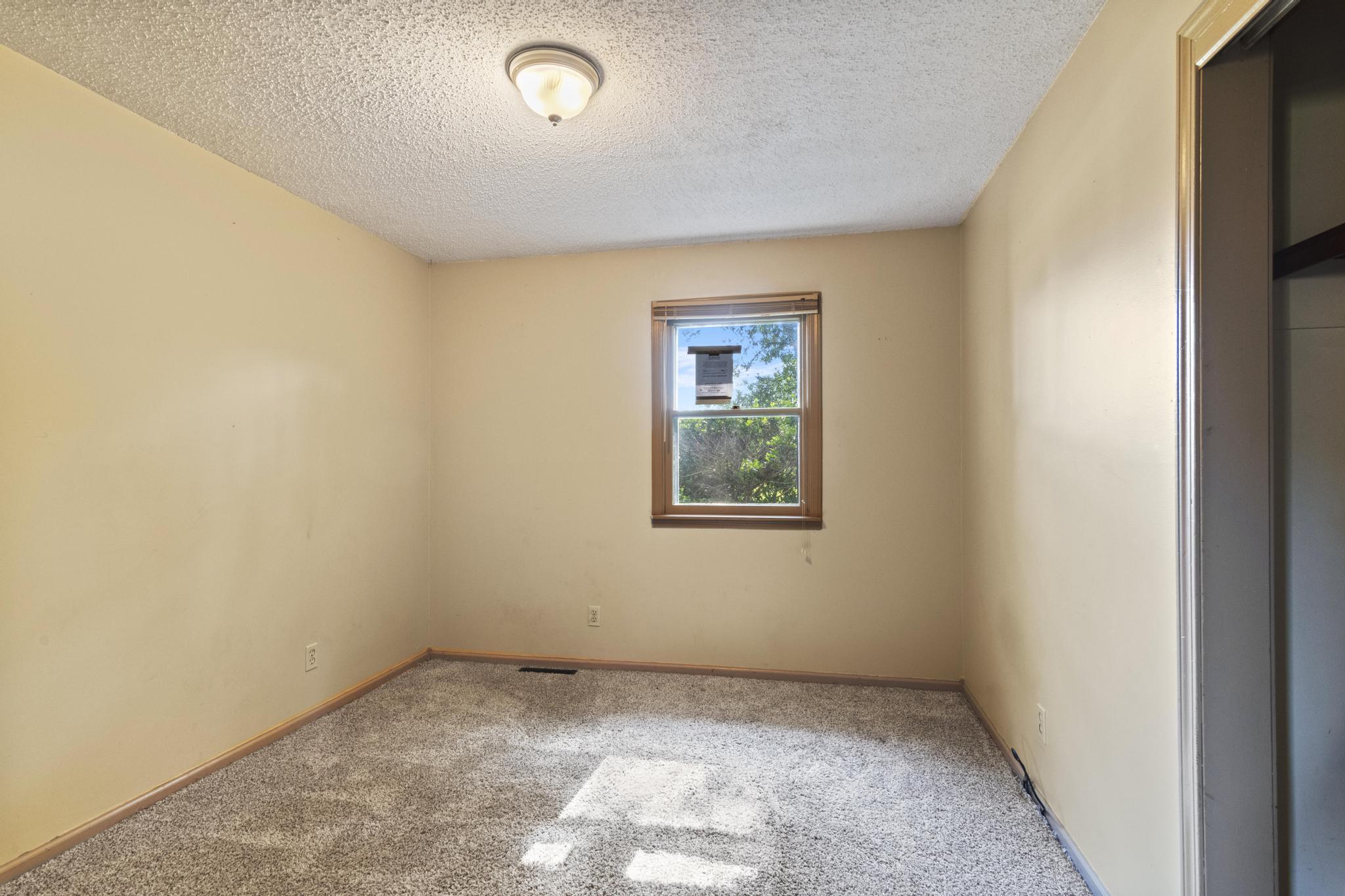 127 Grand Prairie Drive Property Photo 15