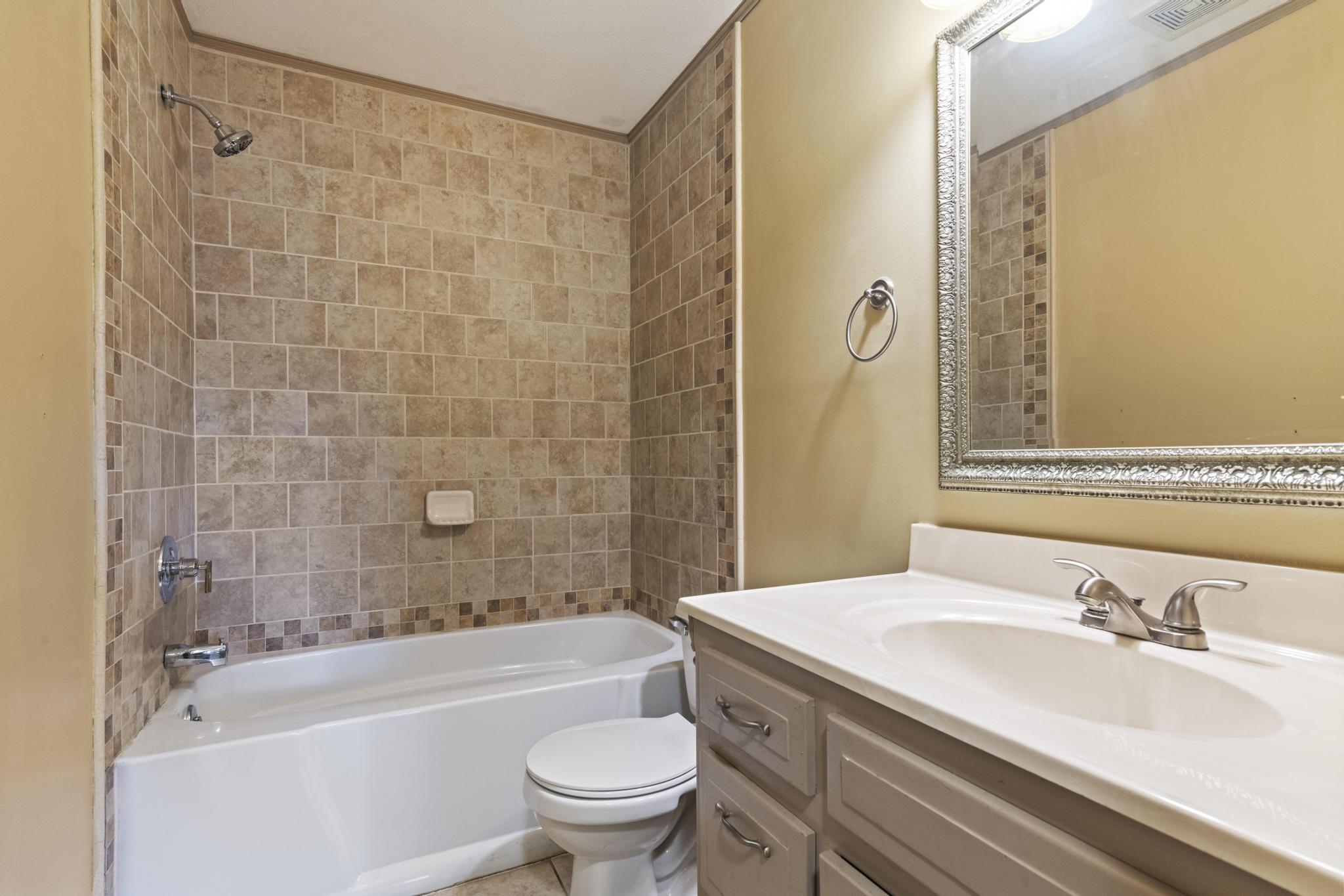 127 Grand Prairie Drive Property Photo 17