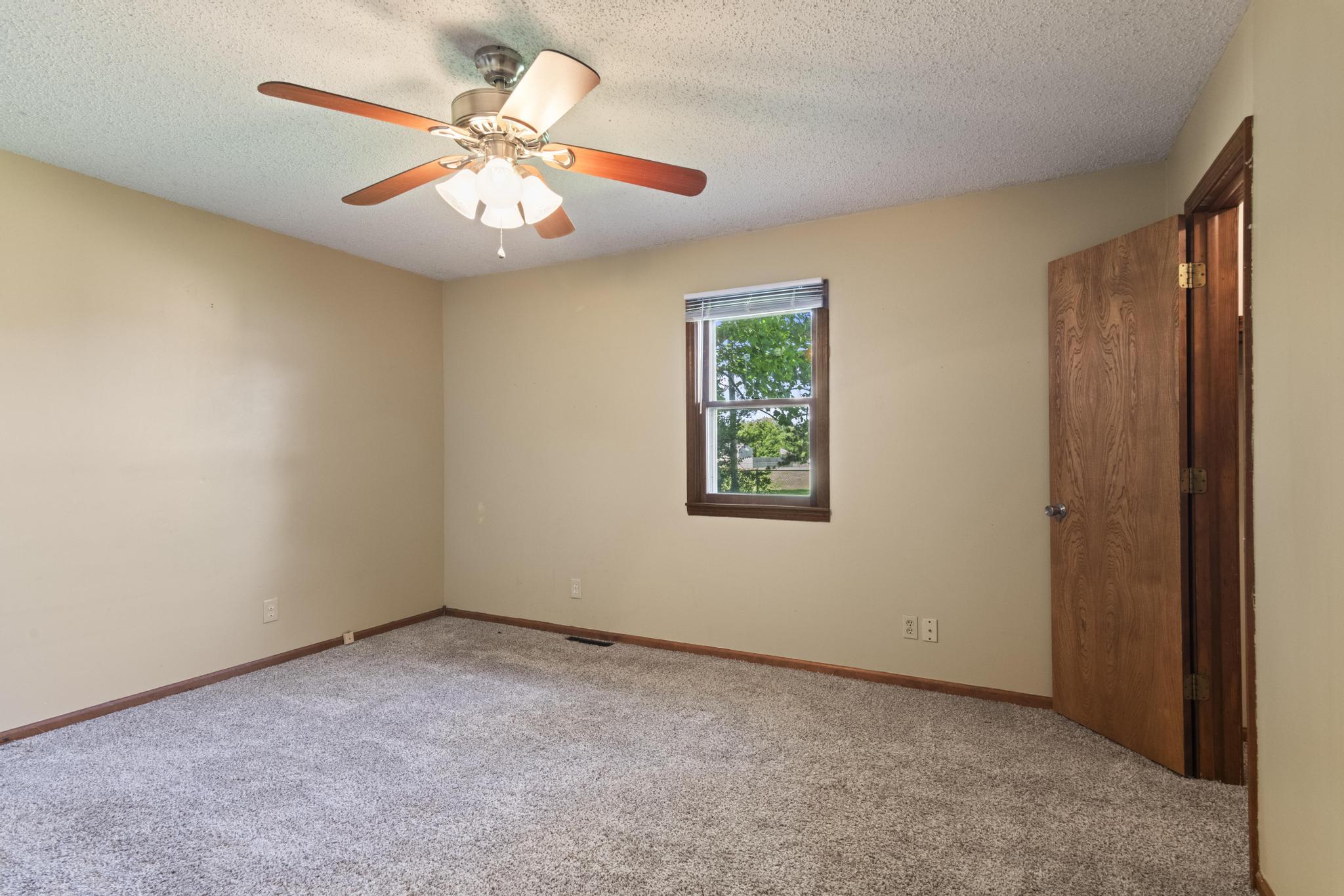 127 Grand Prairie Drive Property Photo 19