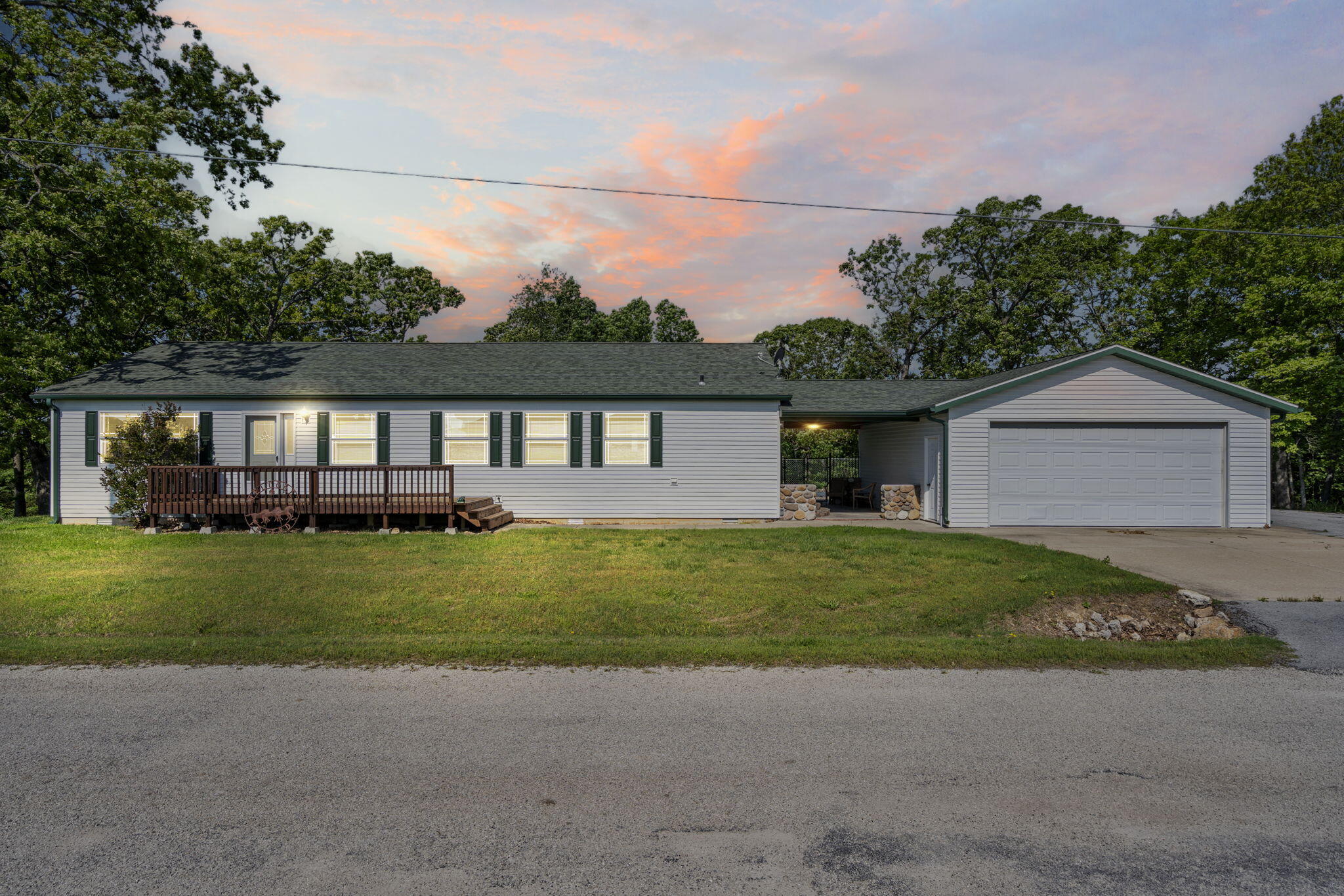 23111 Kings Lane Property Photo 10
