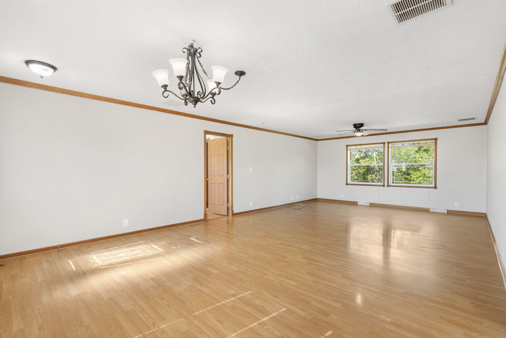 23111 Kings Lane Property Photo 12