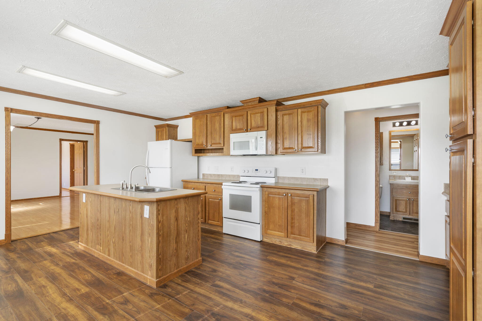 23111 Kings Lane Property Photo 16