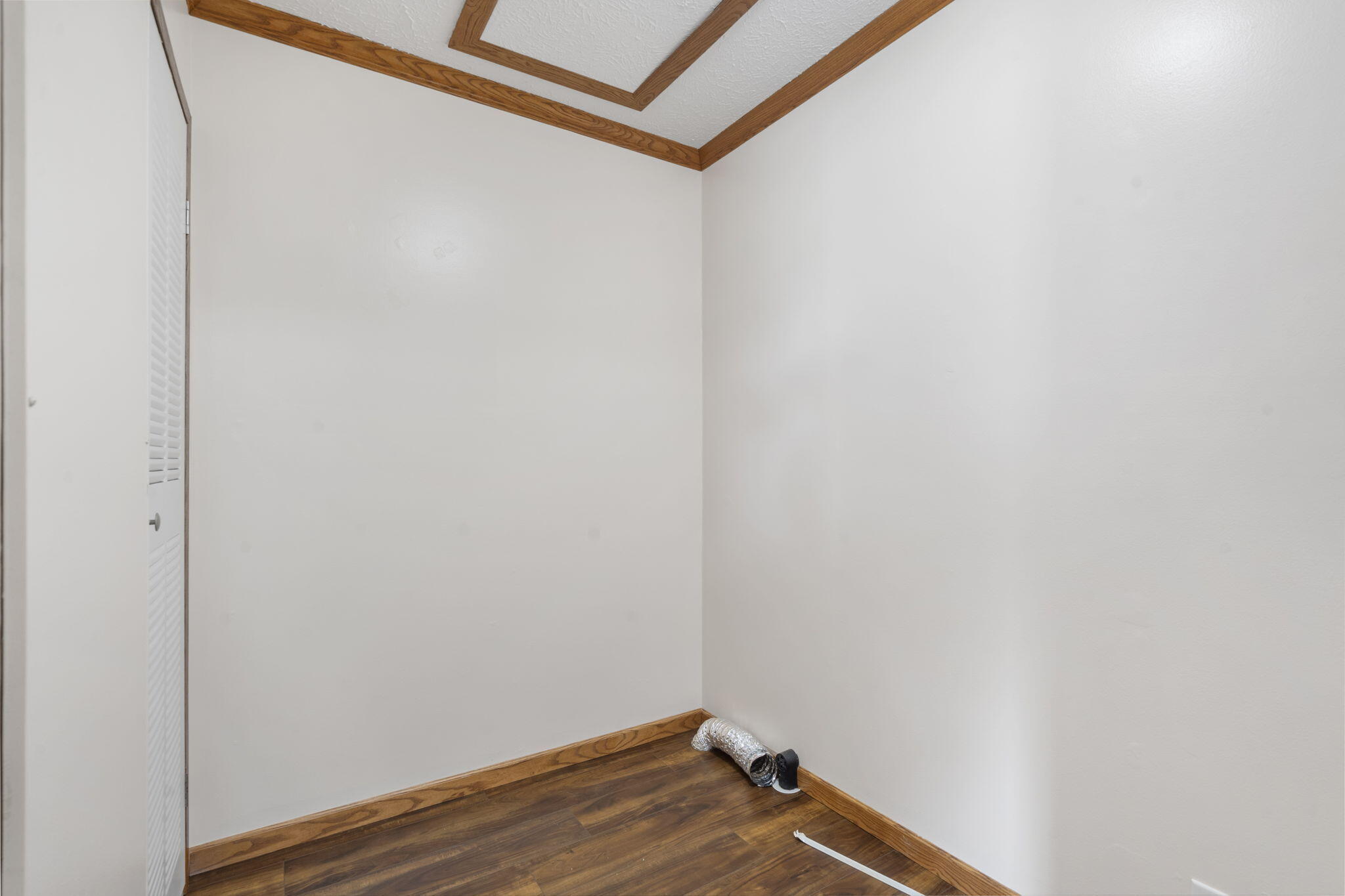 23111 Kings Lane Property Photo 21