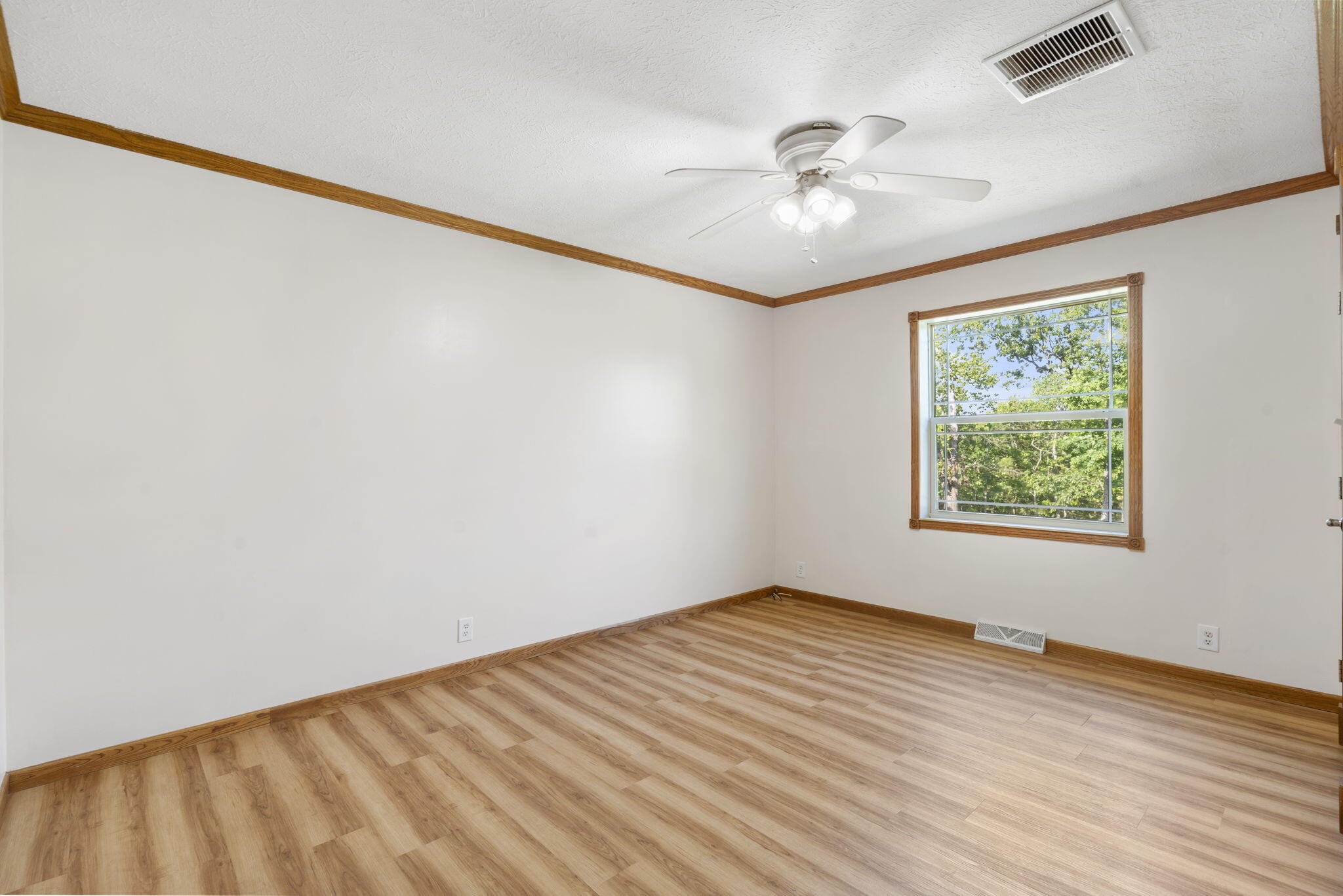 23111 Kings Lane Property Photo 24