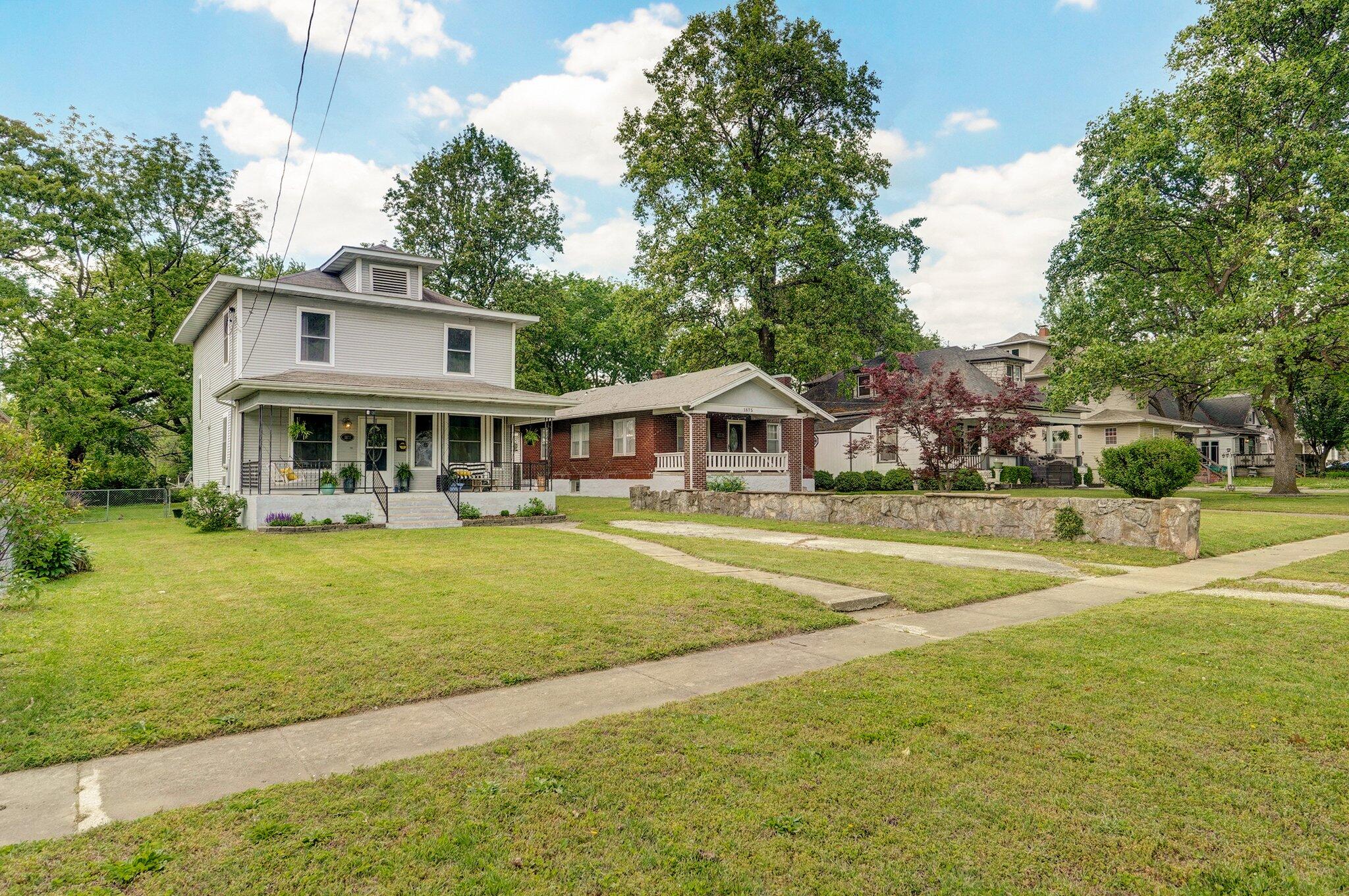 1871 North Douglas Avenue Property Photo 4