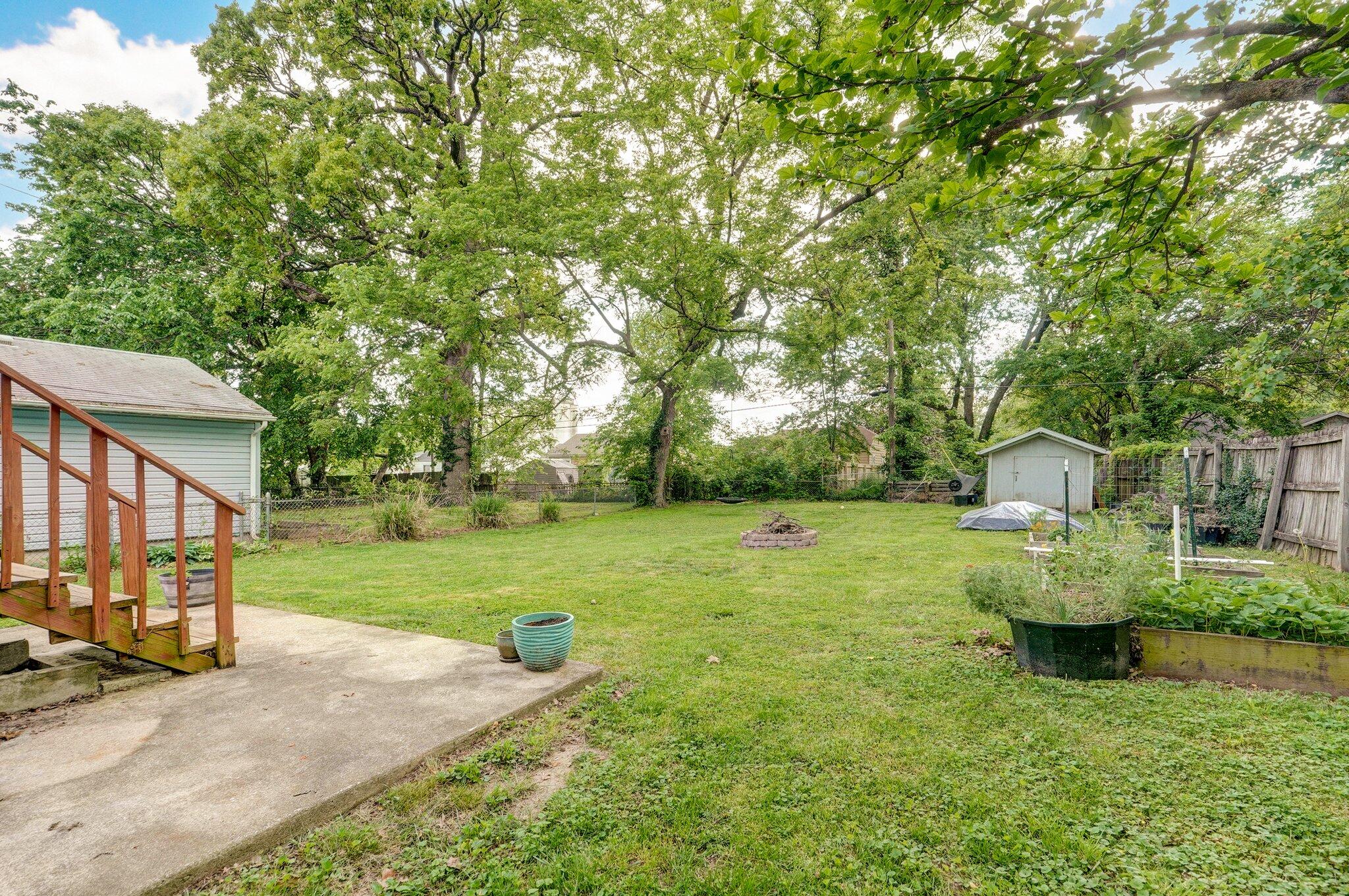 1871 North Douglas Avenue Property Photo 26