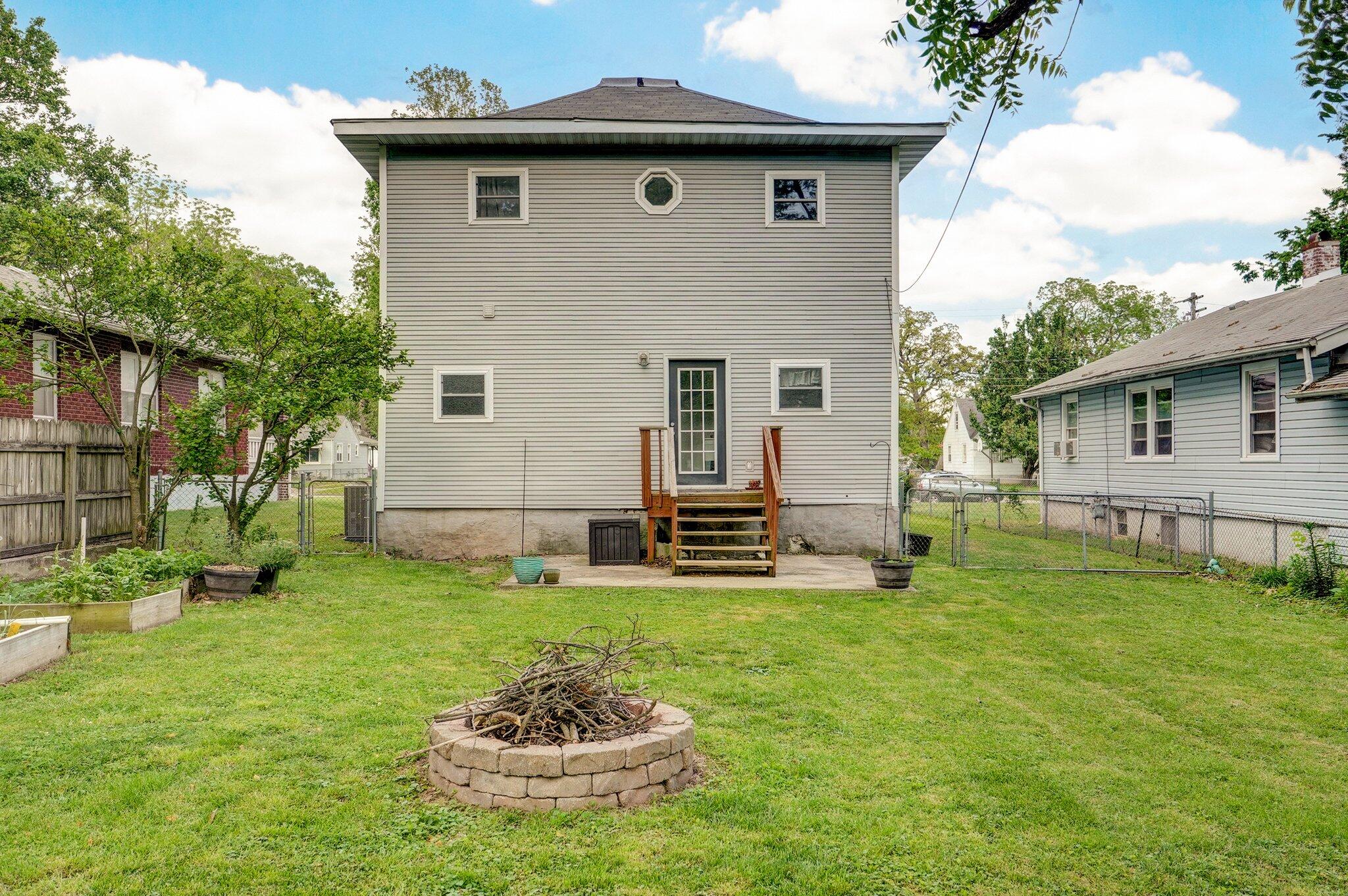 1871 North Douglas Avenue Property Photo 30