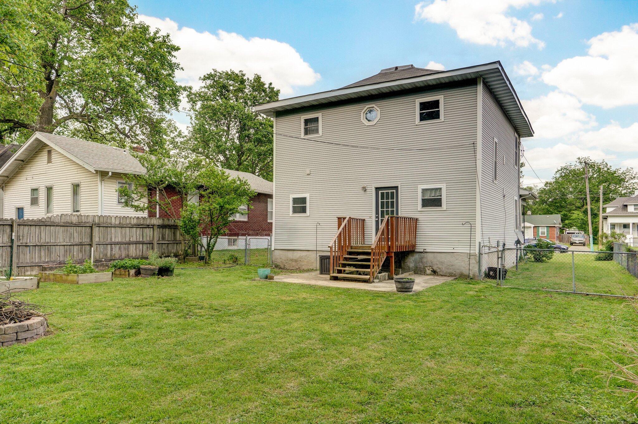 1871 North Douglas Avenue Property Photo 31