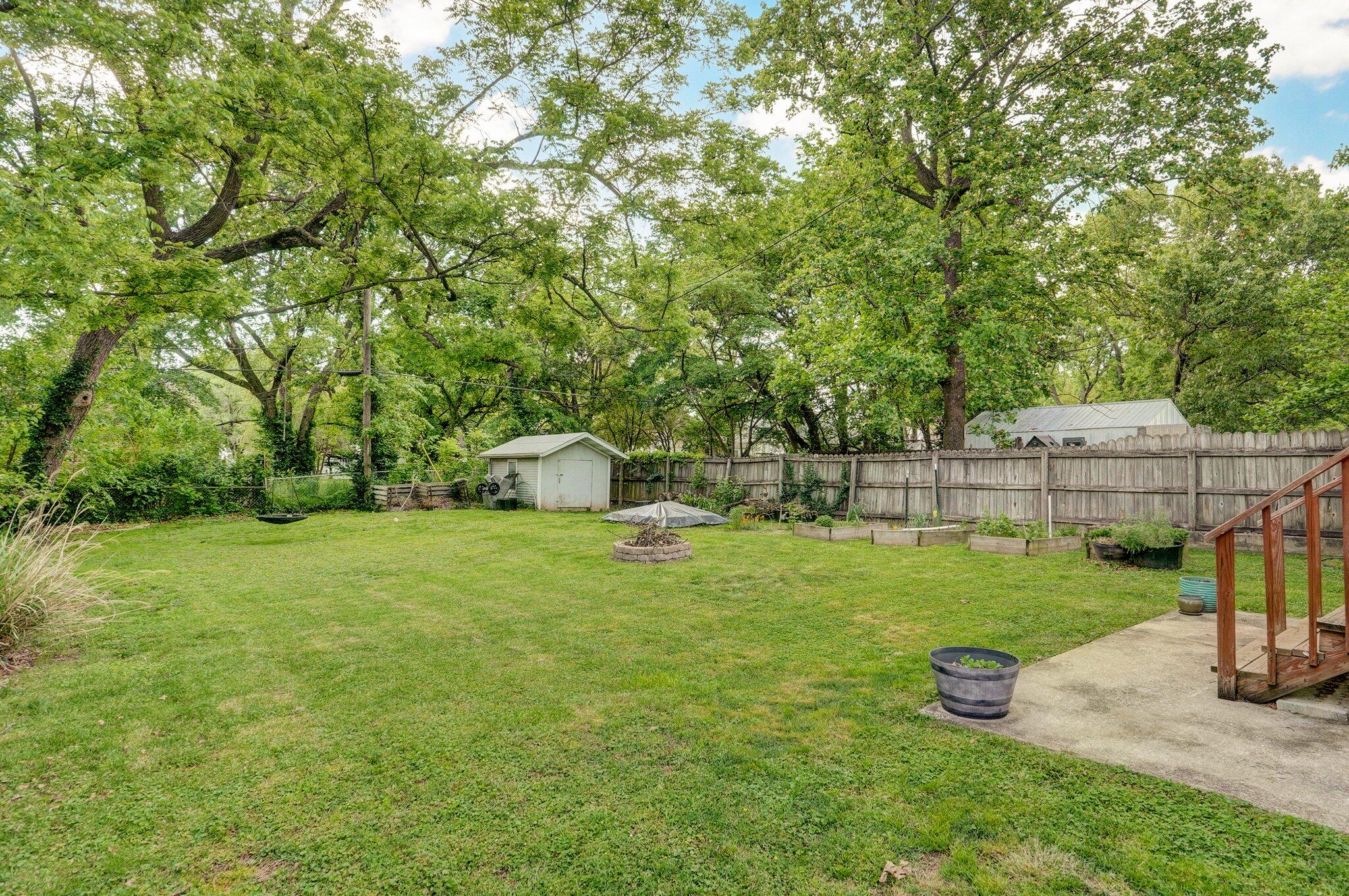 1871 North Douglas Avenue Property Photo 32