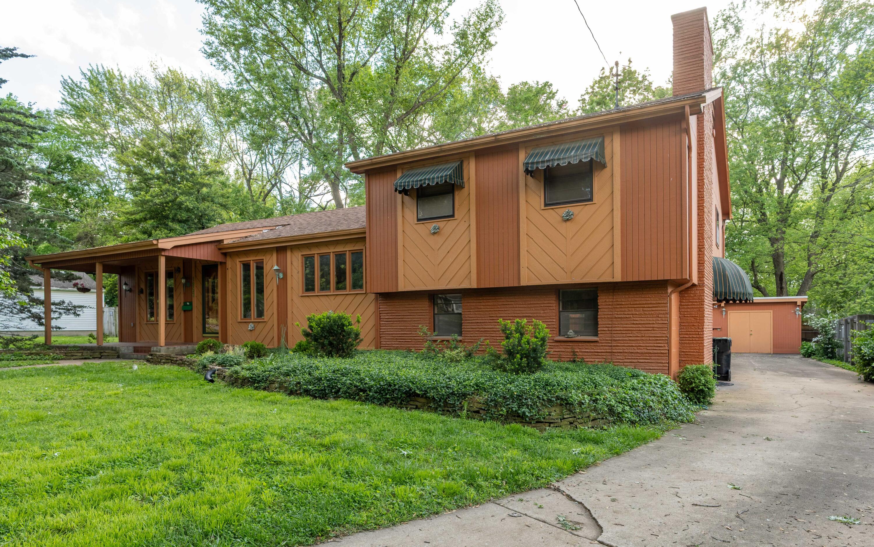 1857 South Holland Avenue Property Photo