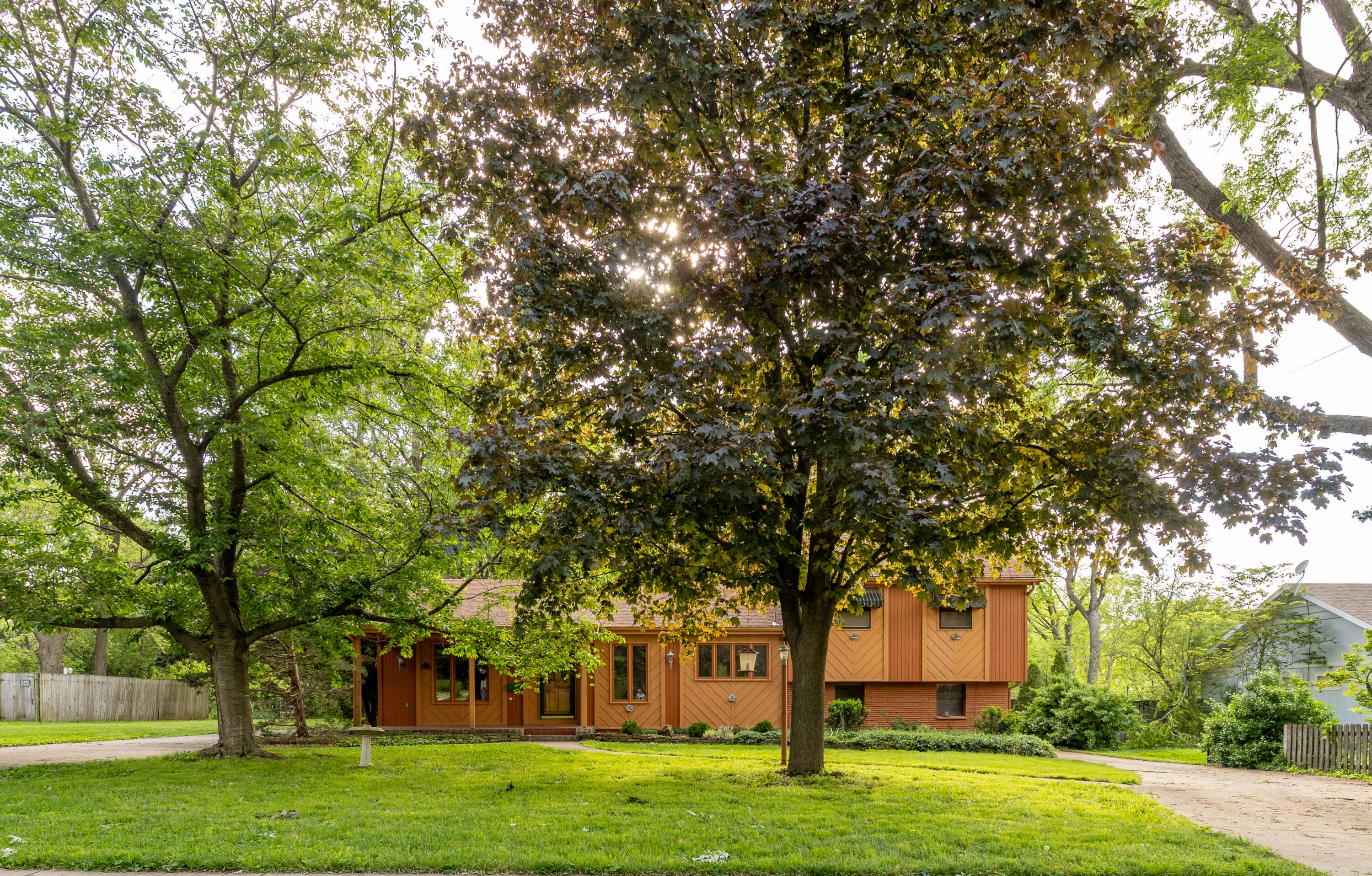 1857 South Holland Avenue Property Photo 3