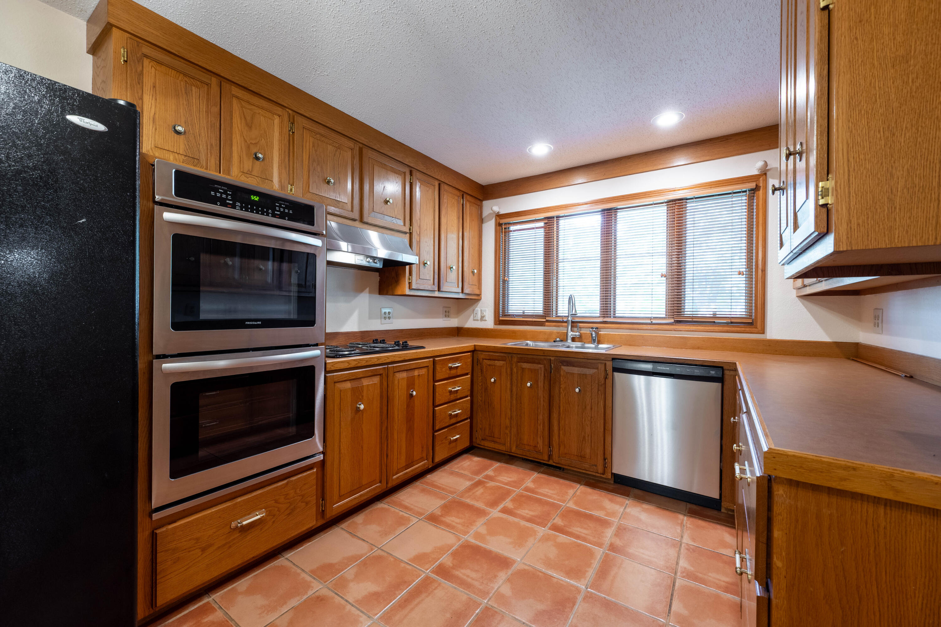 1857 South Holland Avenue Property Photo 14