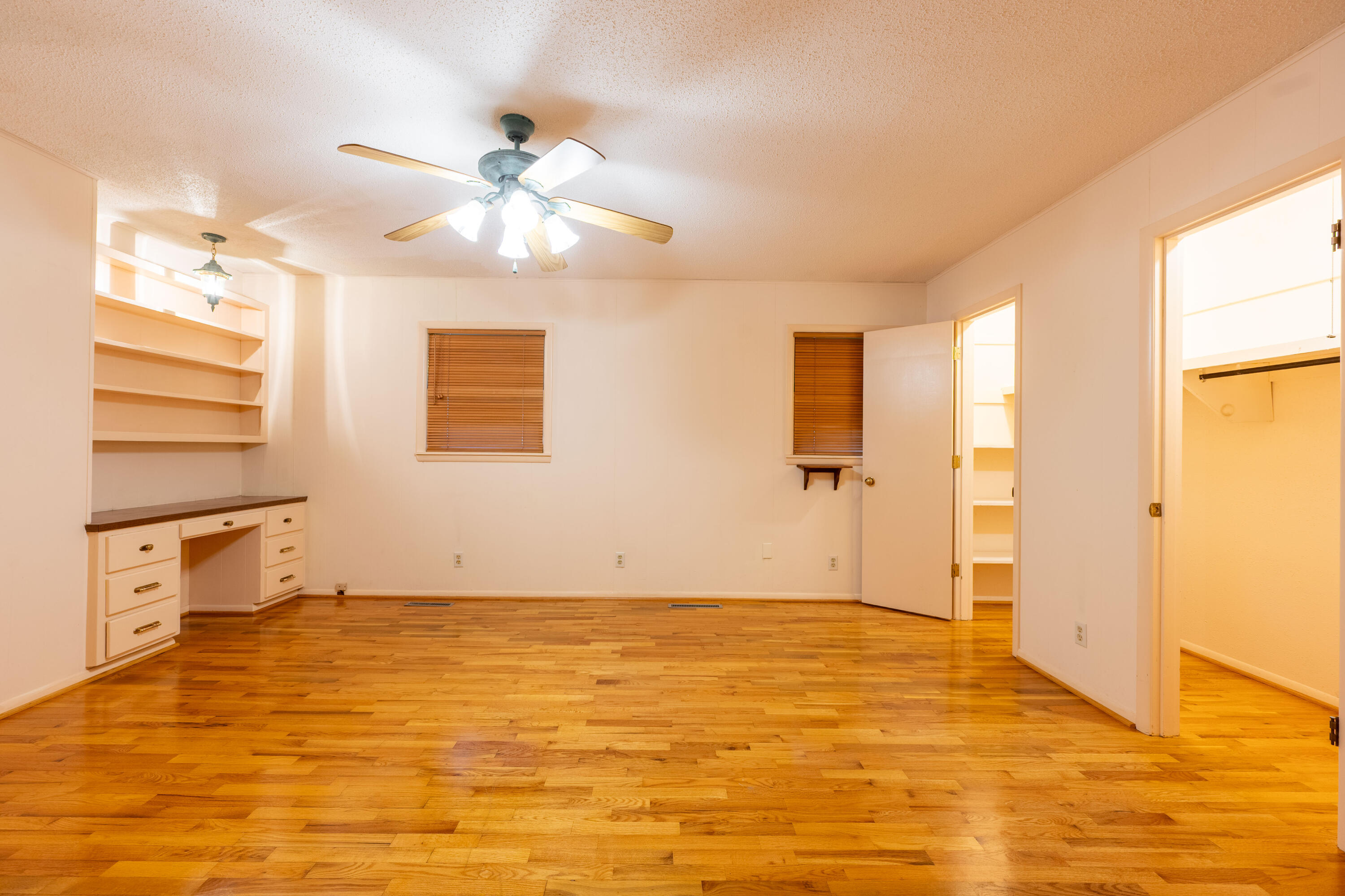 1857 South Holland Avenue Property Photo 34