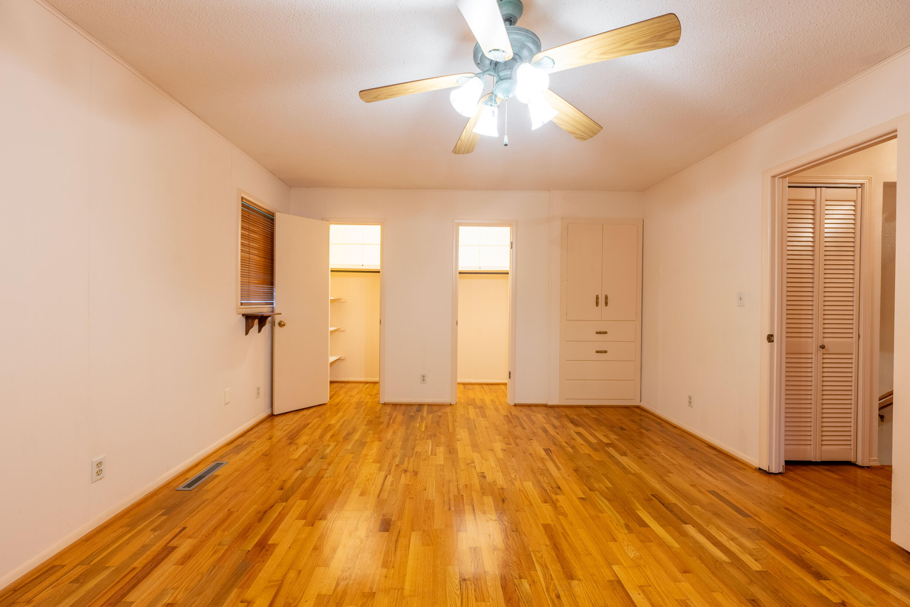 1857 South Holland Avenue Property Photo 35