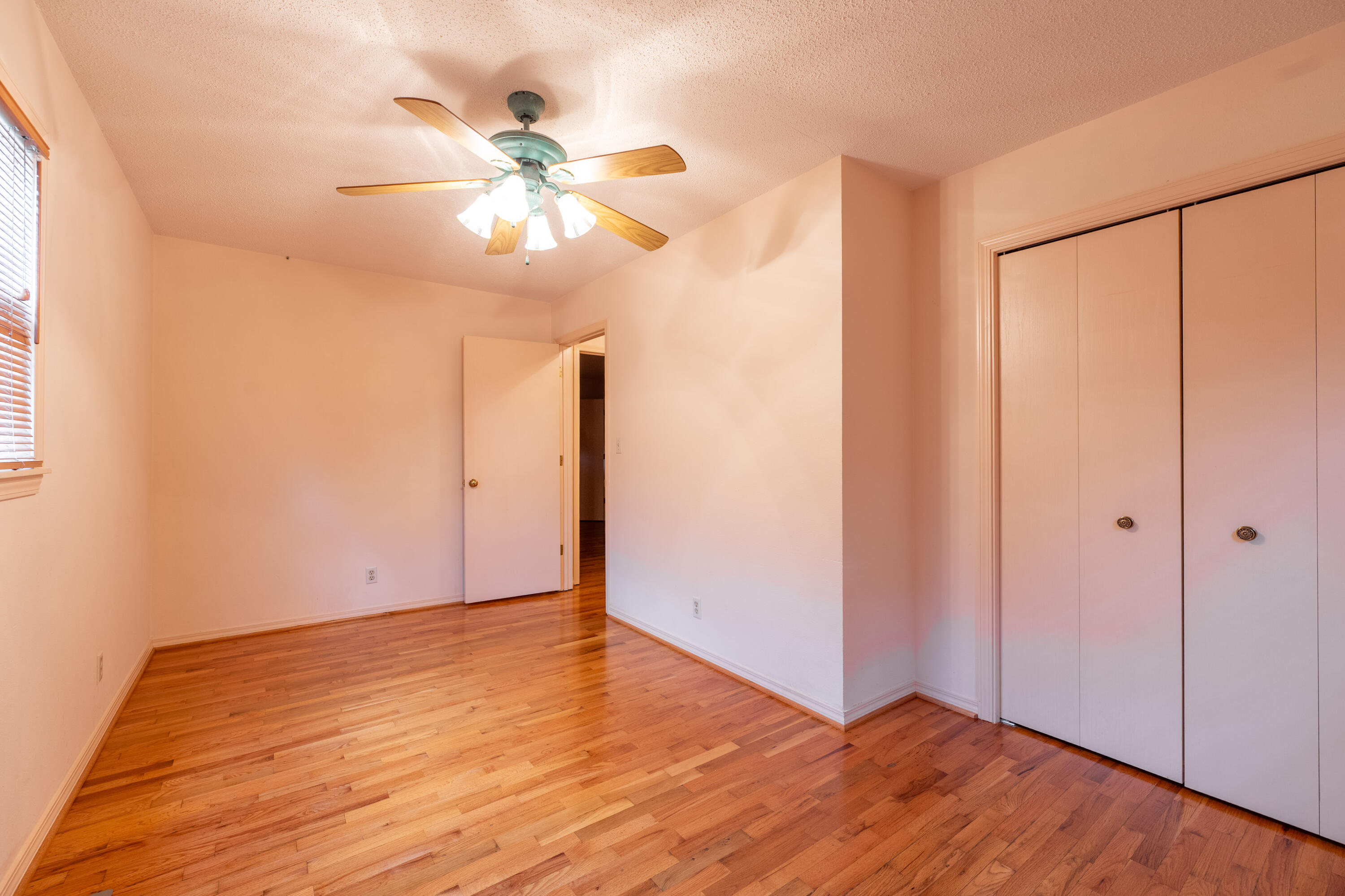 1857 South Holland Avenue Property Photo 40