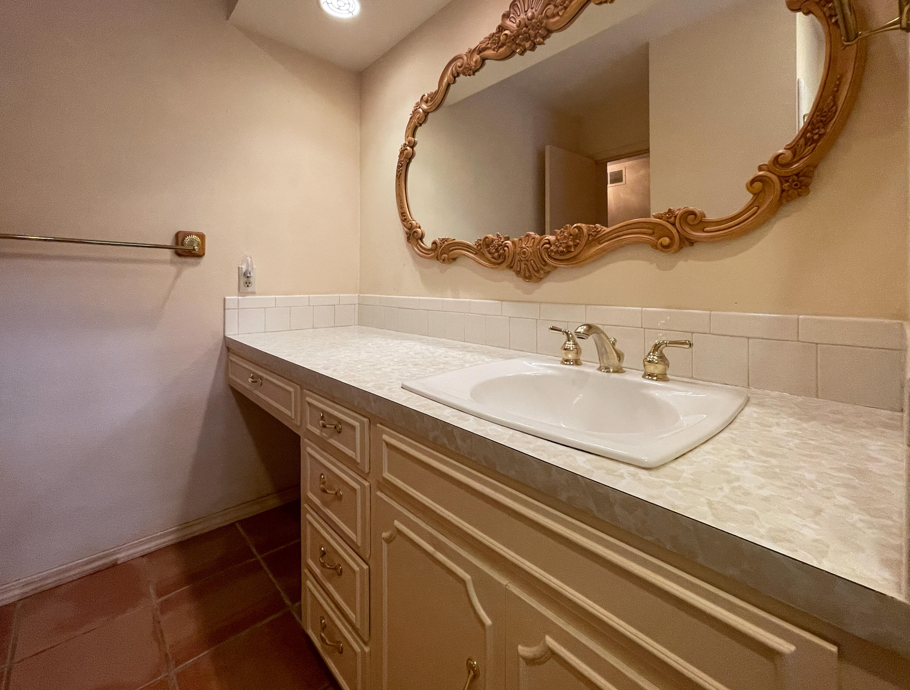 1857 South Holland Avenue Property Photo 43