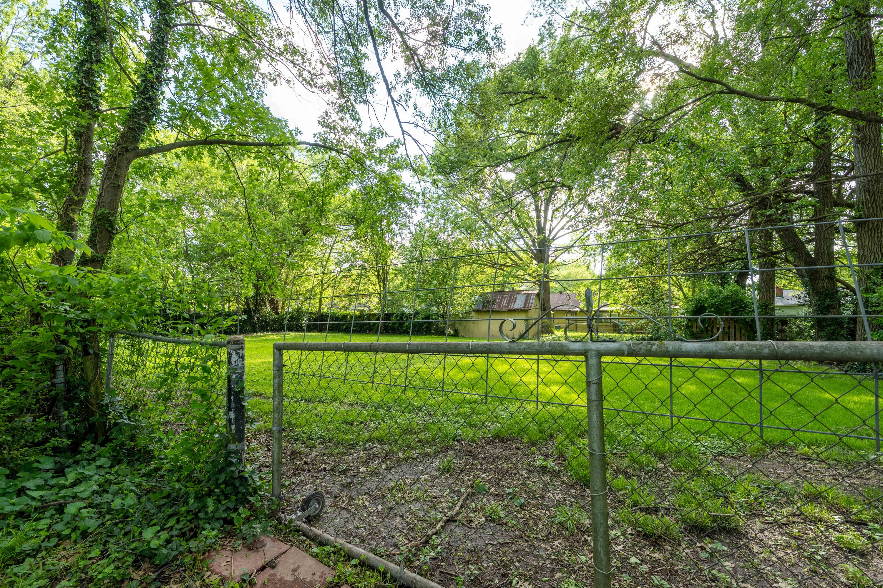 1857 South Holland Avenue Property Photo 63