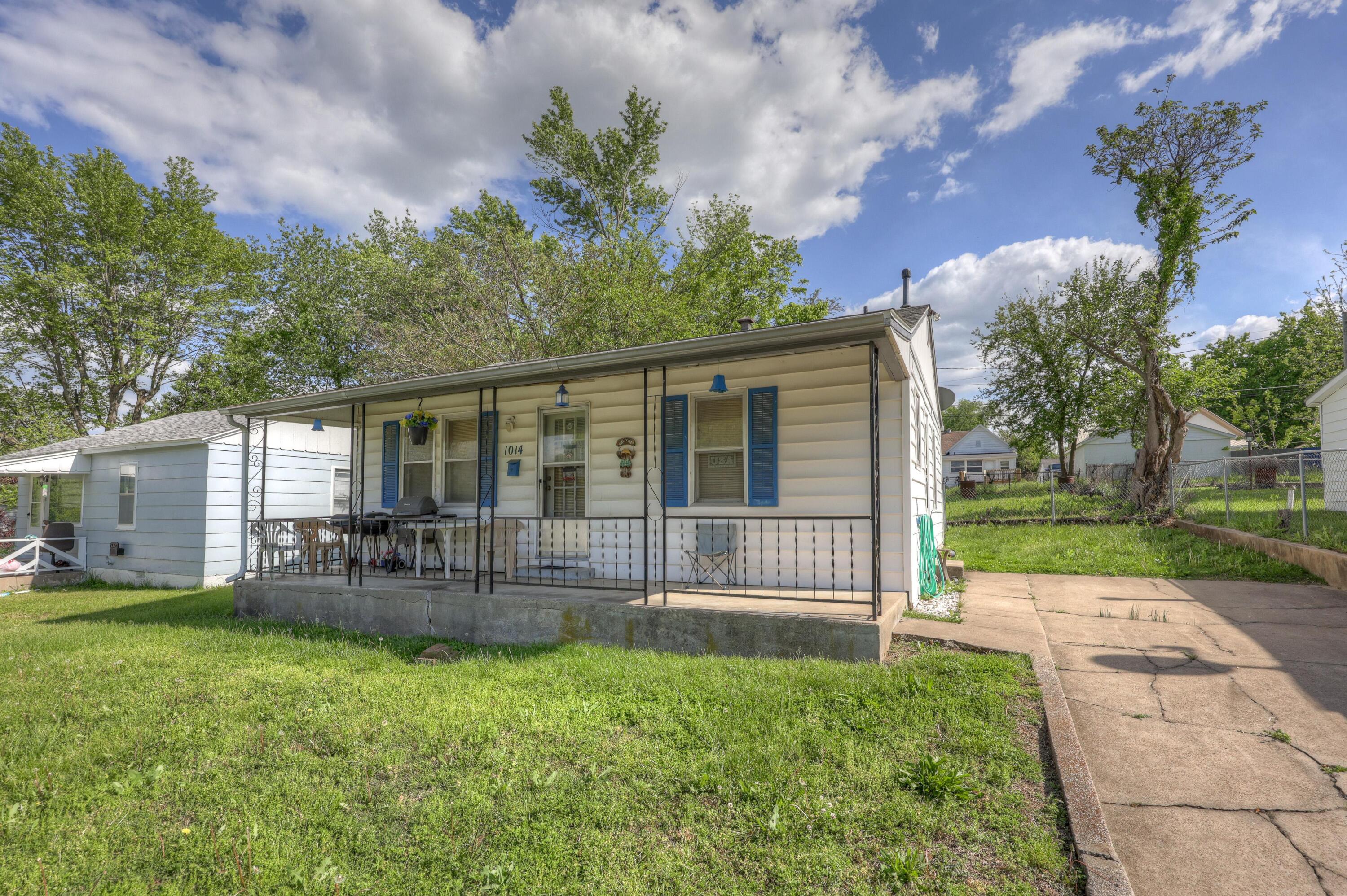 1014 Sycamore Property Photo 2