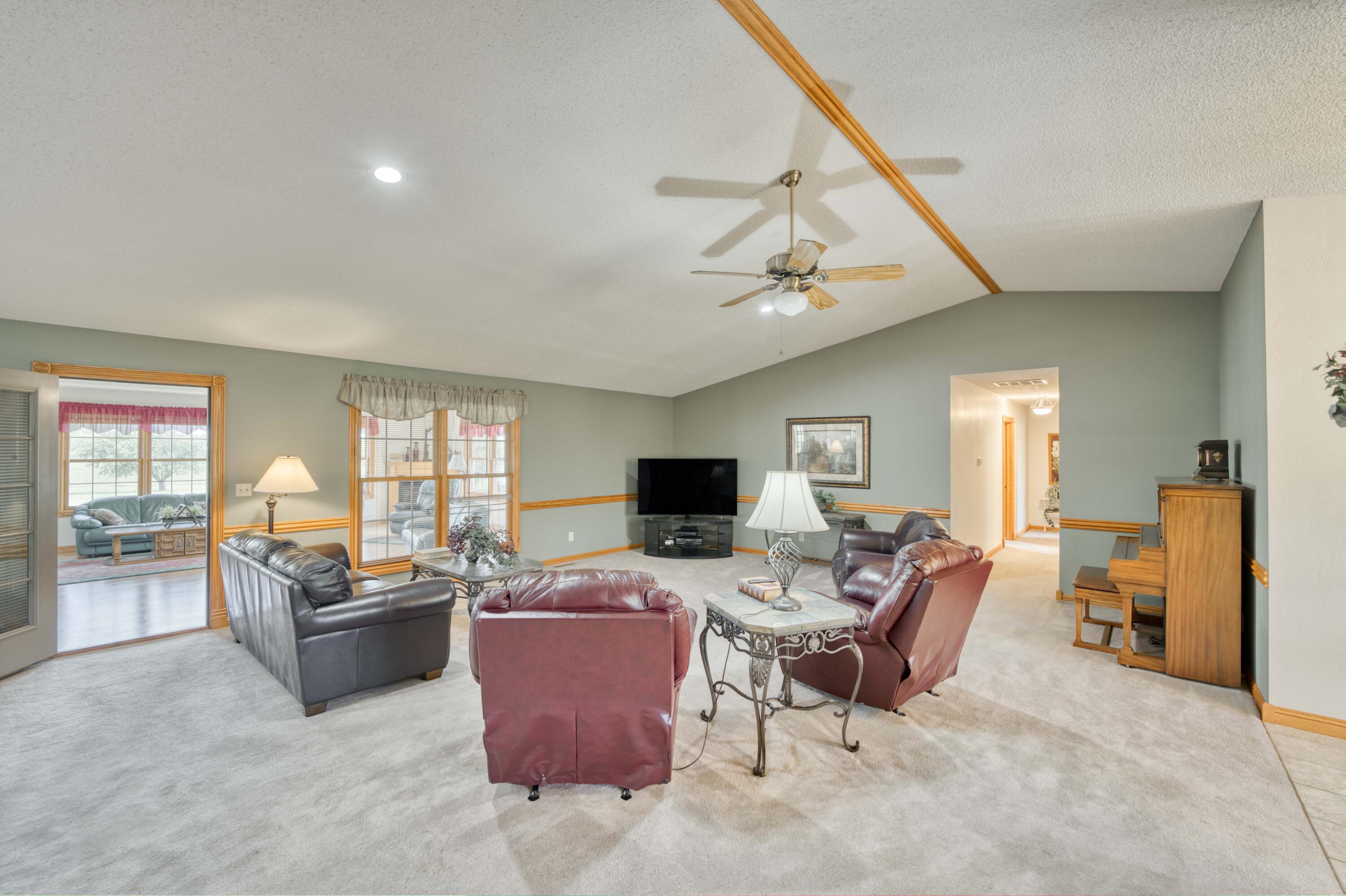 9169 West Farm Road 60 Property Photo 8