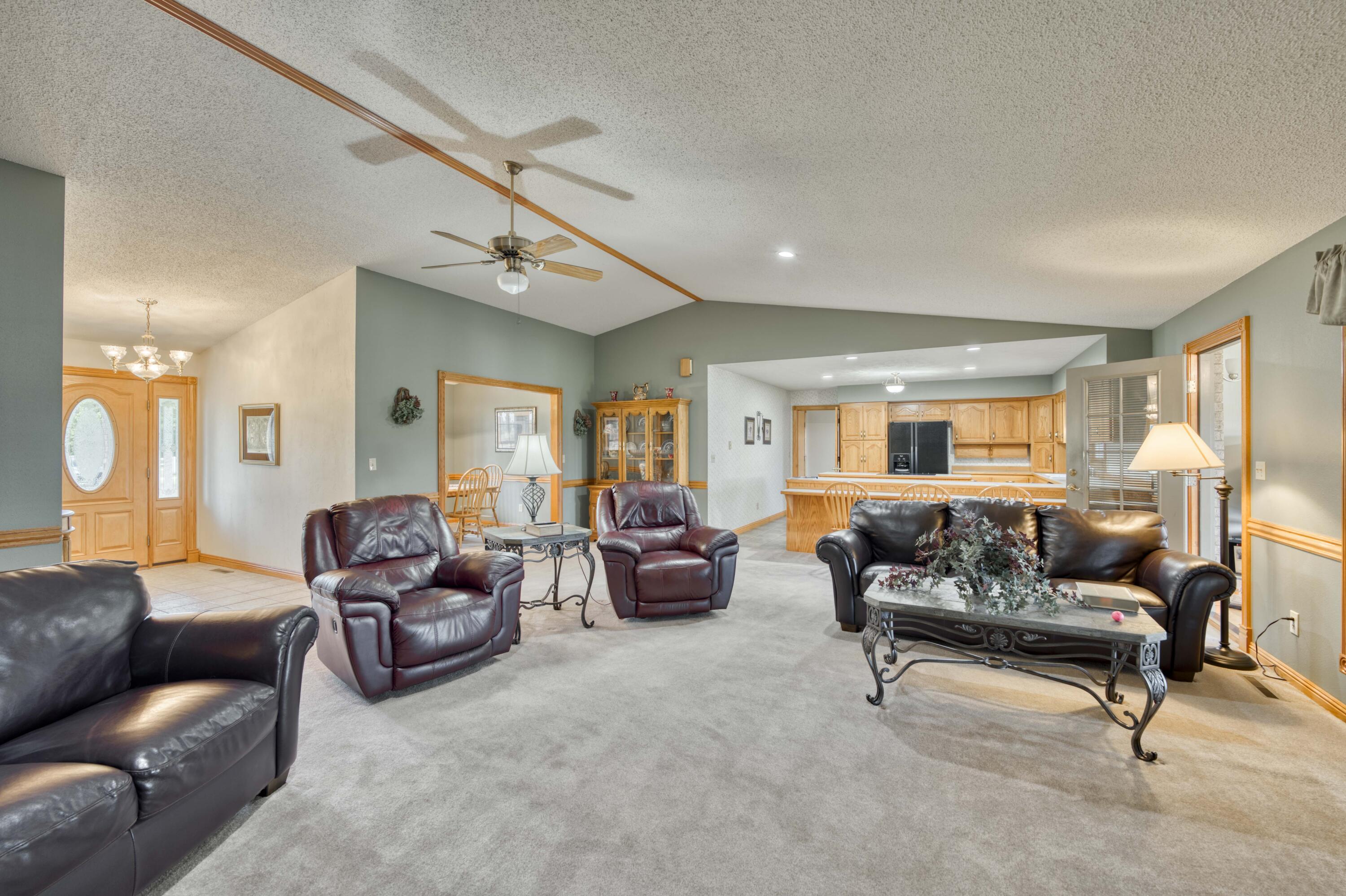 9169 West Farm Road 60 Property Photo 10