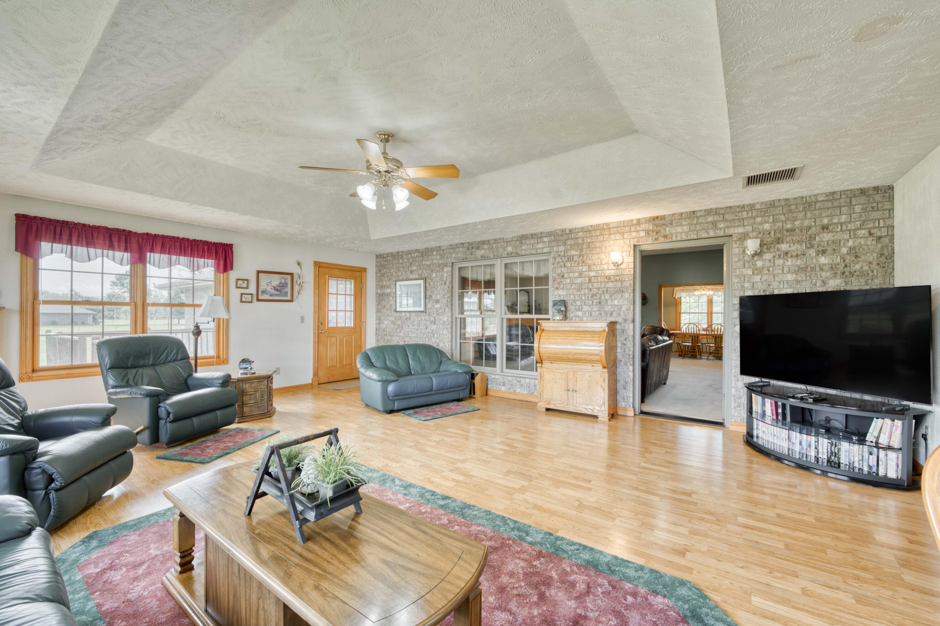 9169 West Farm Road 60 Property Photo 23