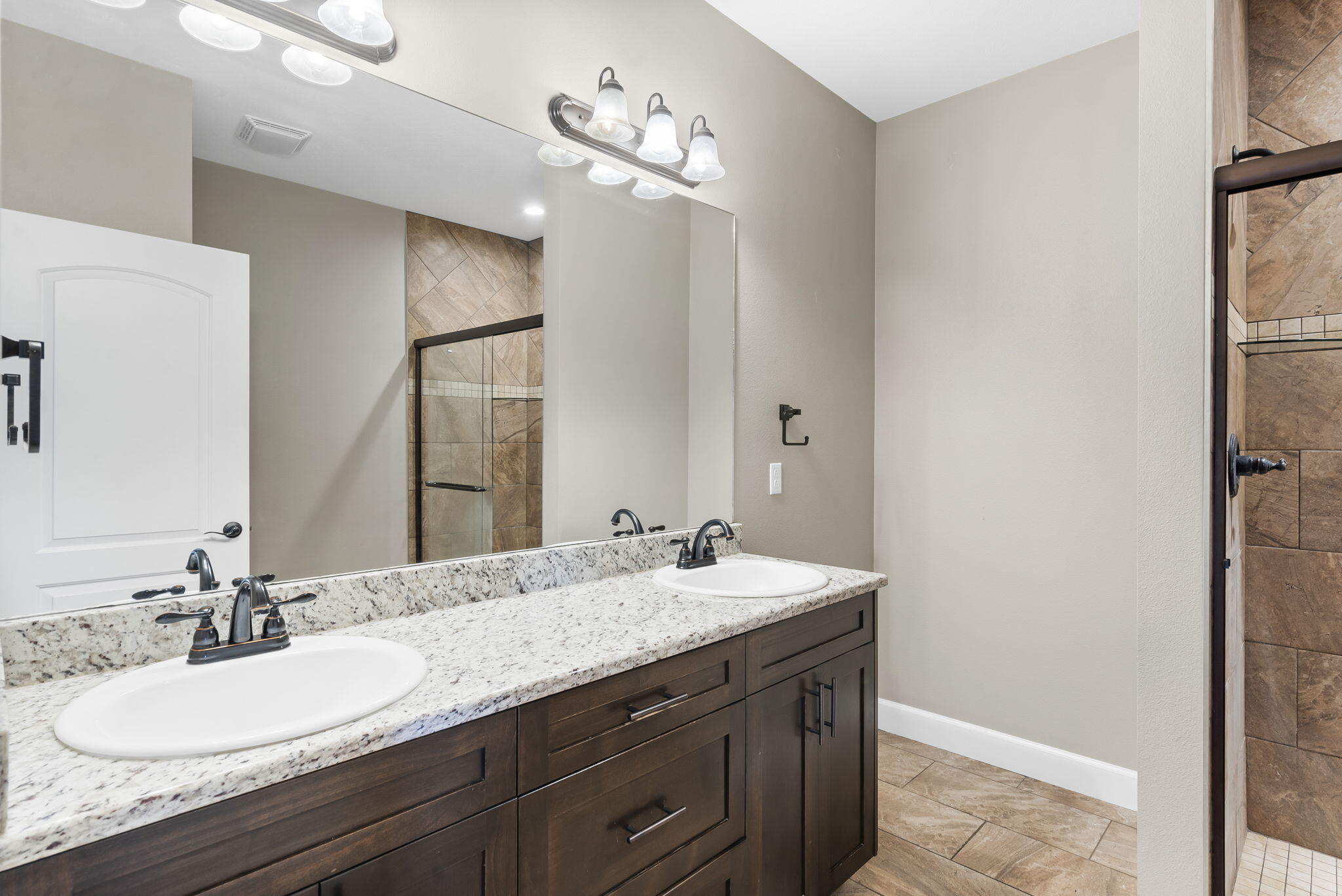 311 Stillwood Drive Property Photo 15