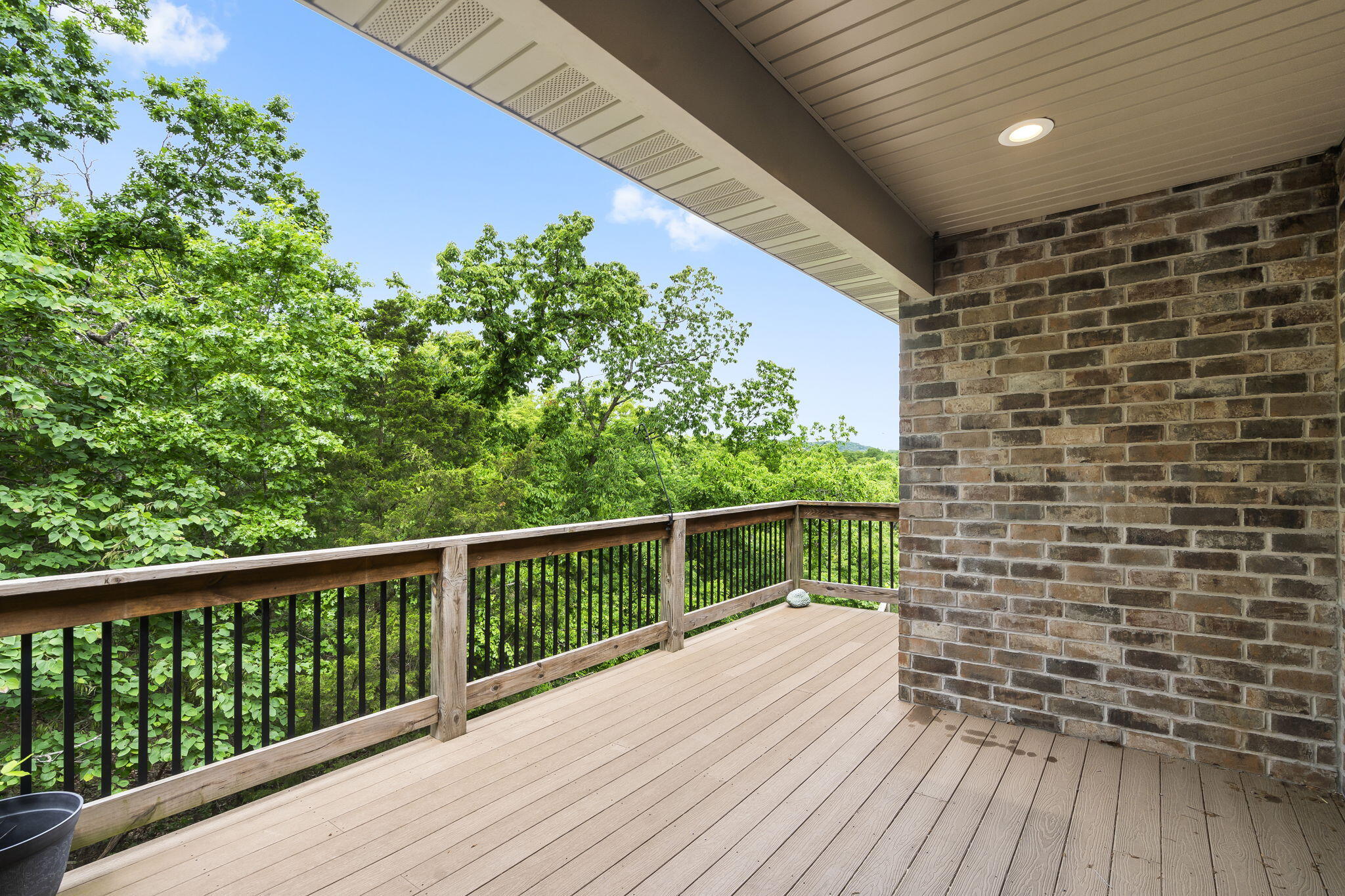 311 Stillwood Drive Property Photo 17