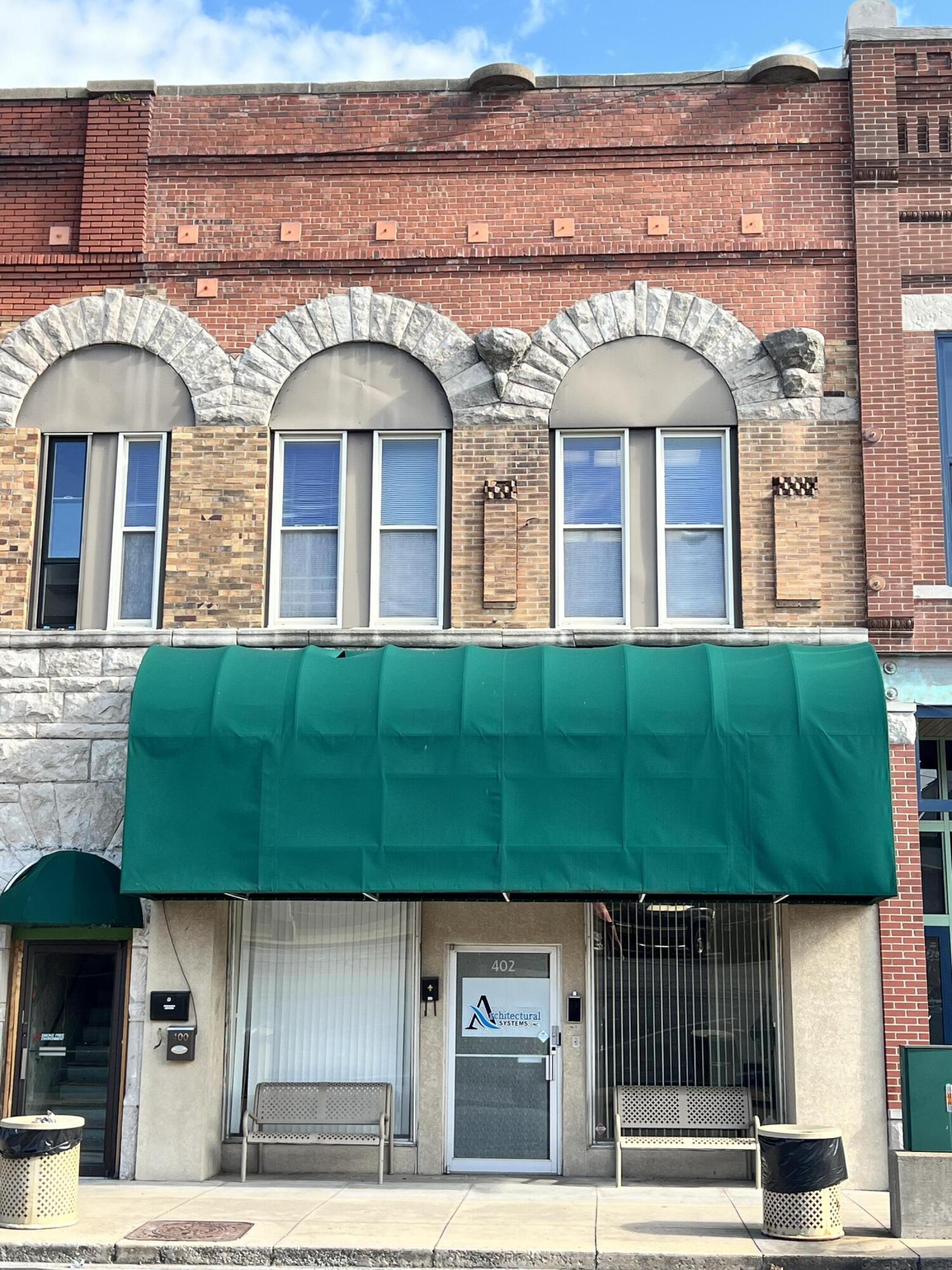 402 East Broadway Street Property Photo