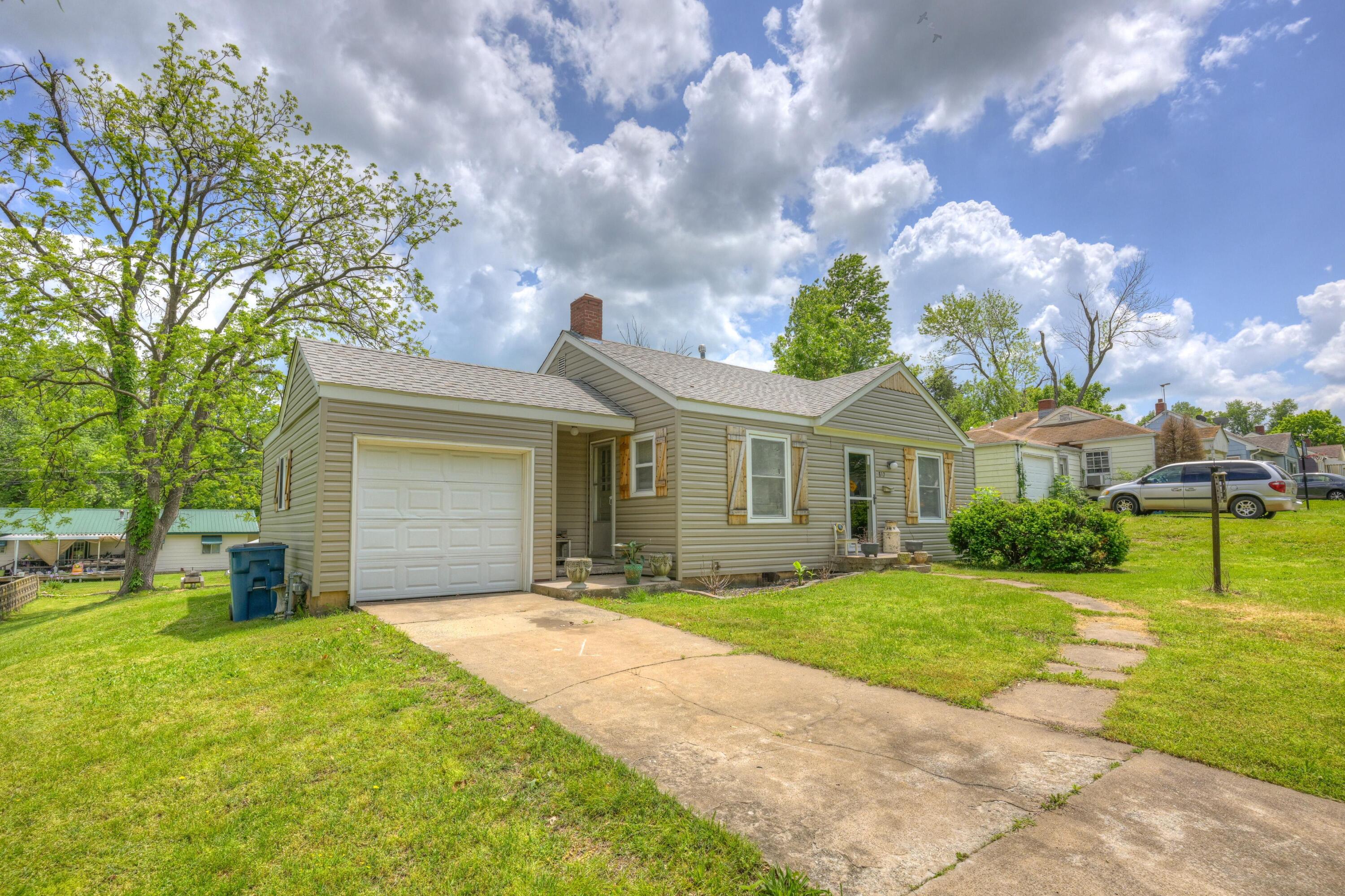 817 Kentland Drive Property Photo 3