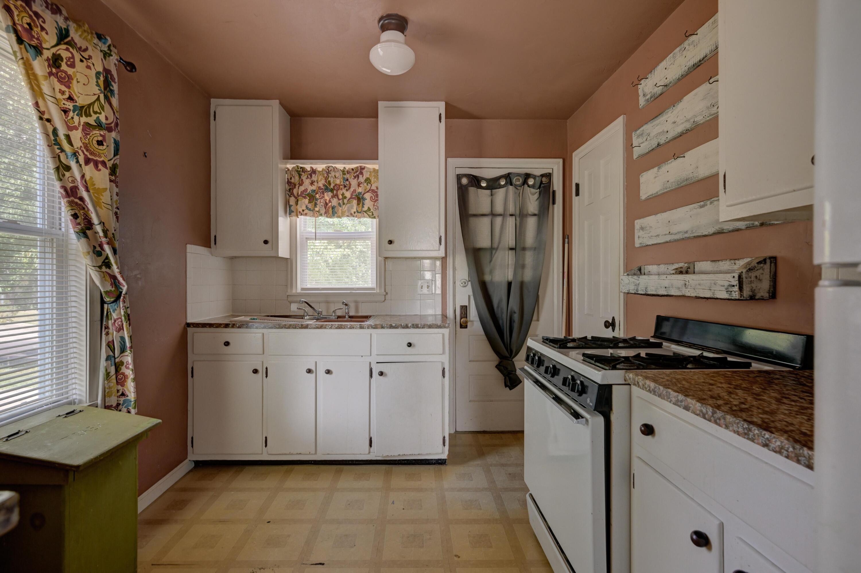 817 Kentland Drive Property Photo 8