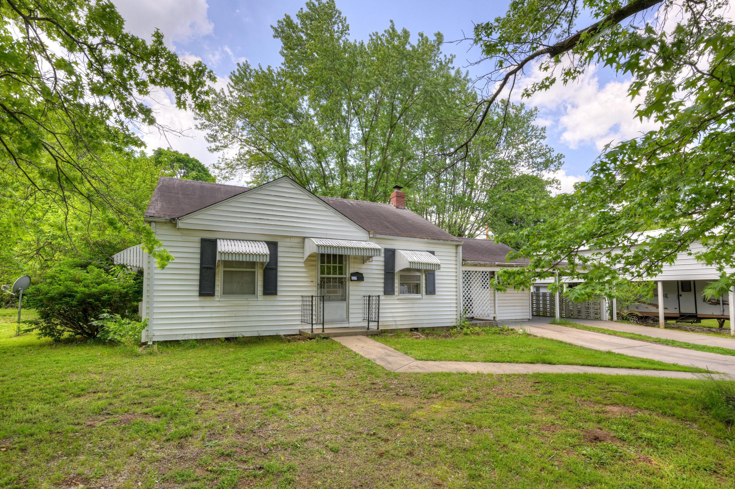 720 Kentland Drive Property Photo 2
