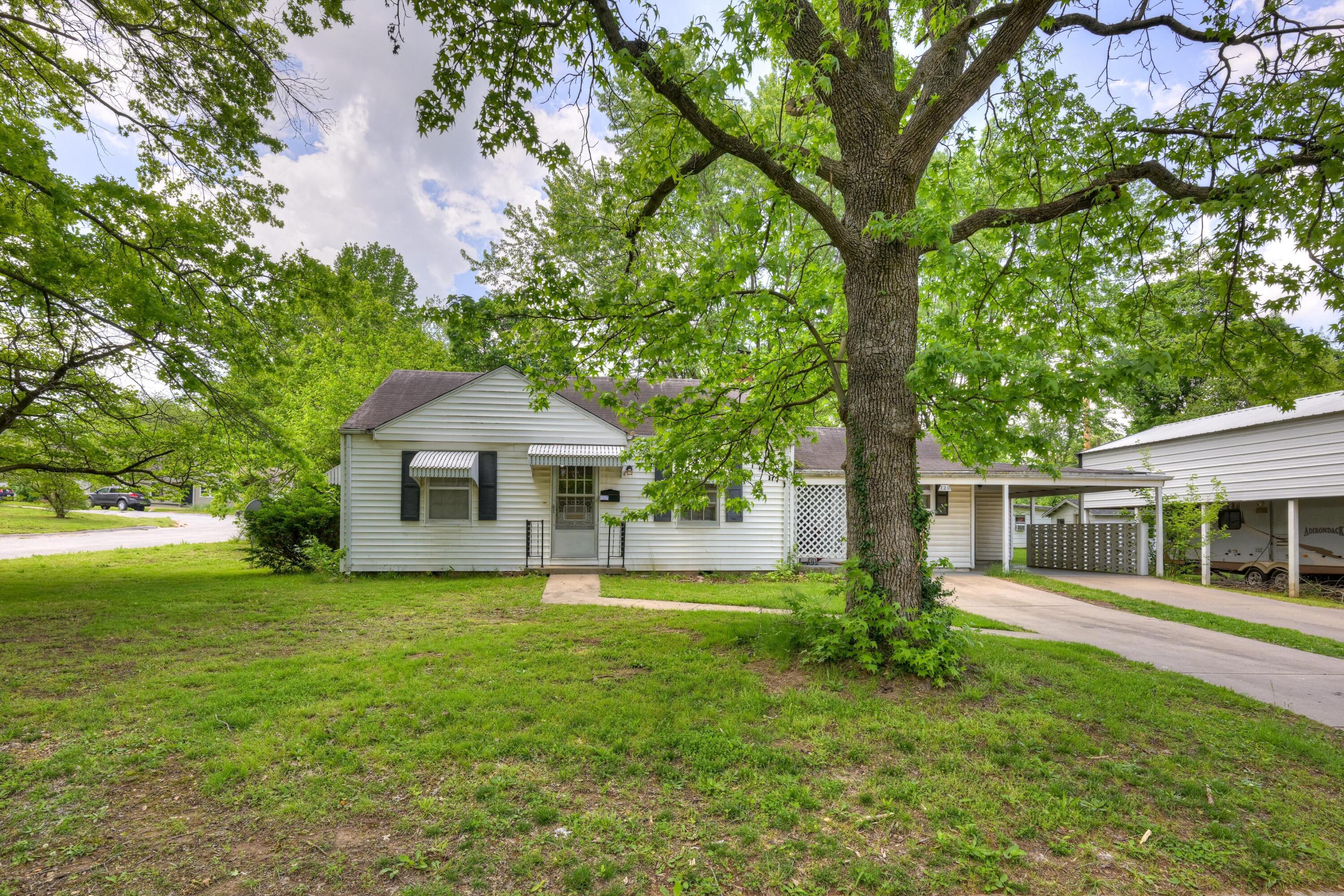 720 Kentland Drive Property Photo 3