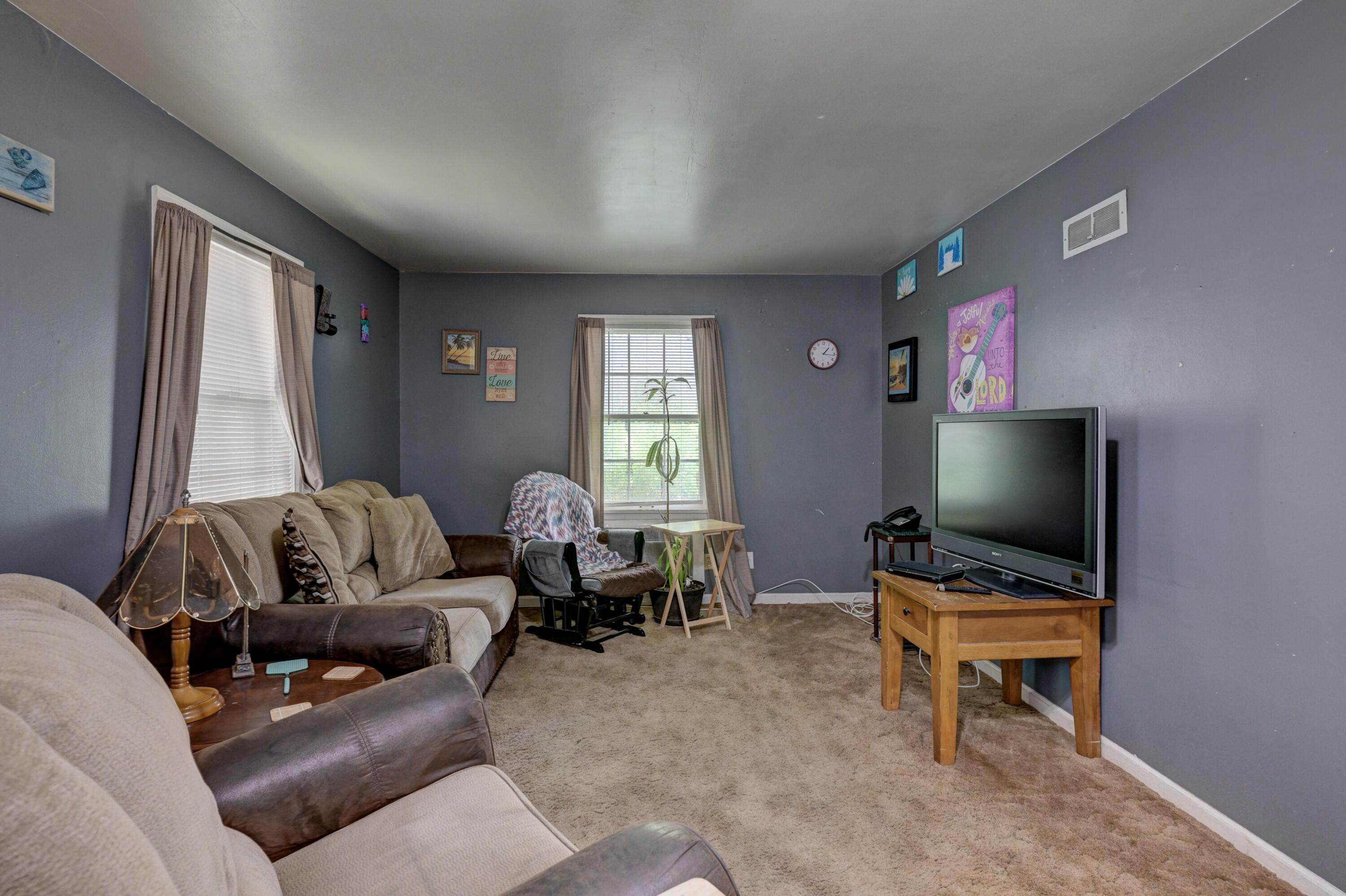 720 Kentland Drive Property Photo 5